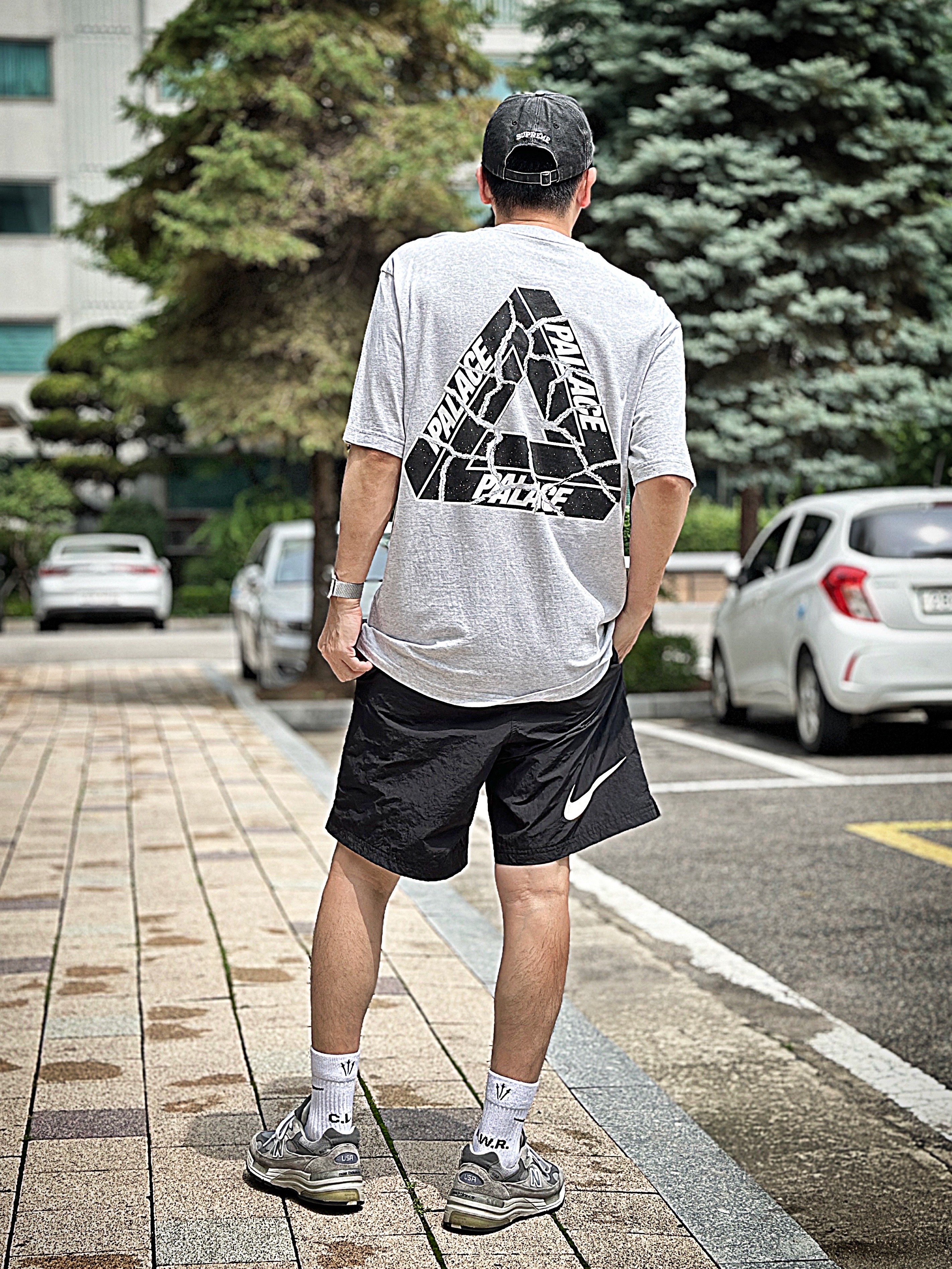 Supreme Pigment Canvas S Logo 6-Panel Black - 23SS, Palace Tri-Ripped T-Shirt Gray Marl - 23FW 착용 스타일