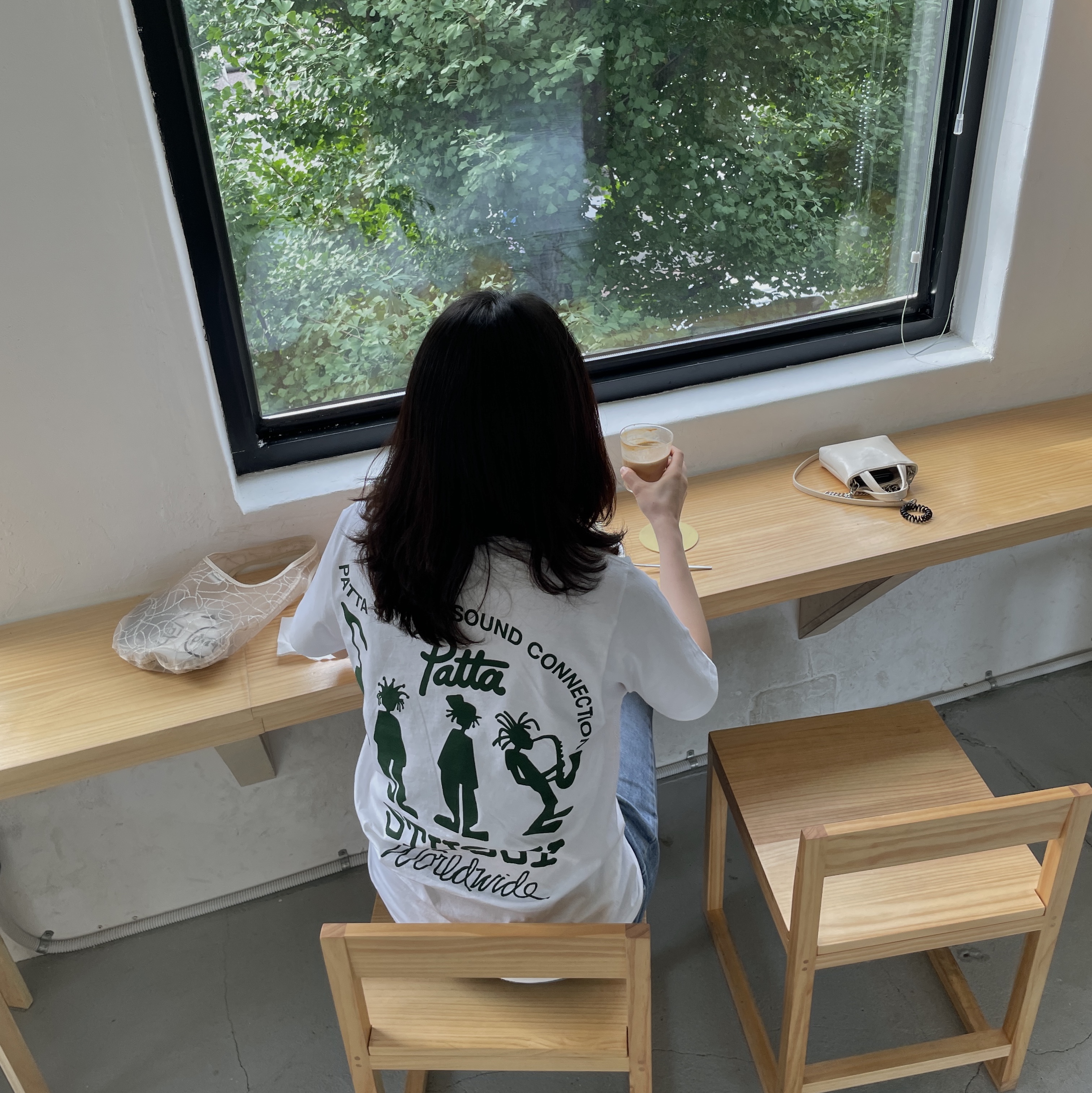 Stussy x Patta Sound Connection T-Shirt White 착용 스타일