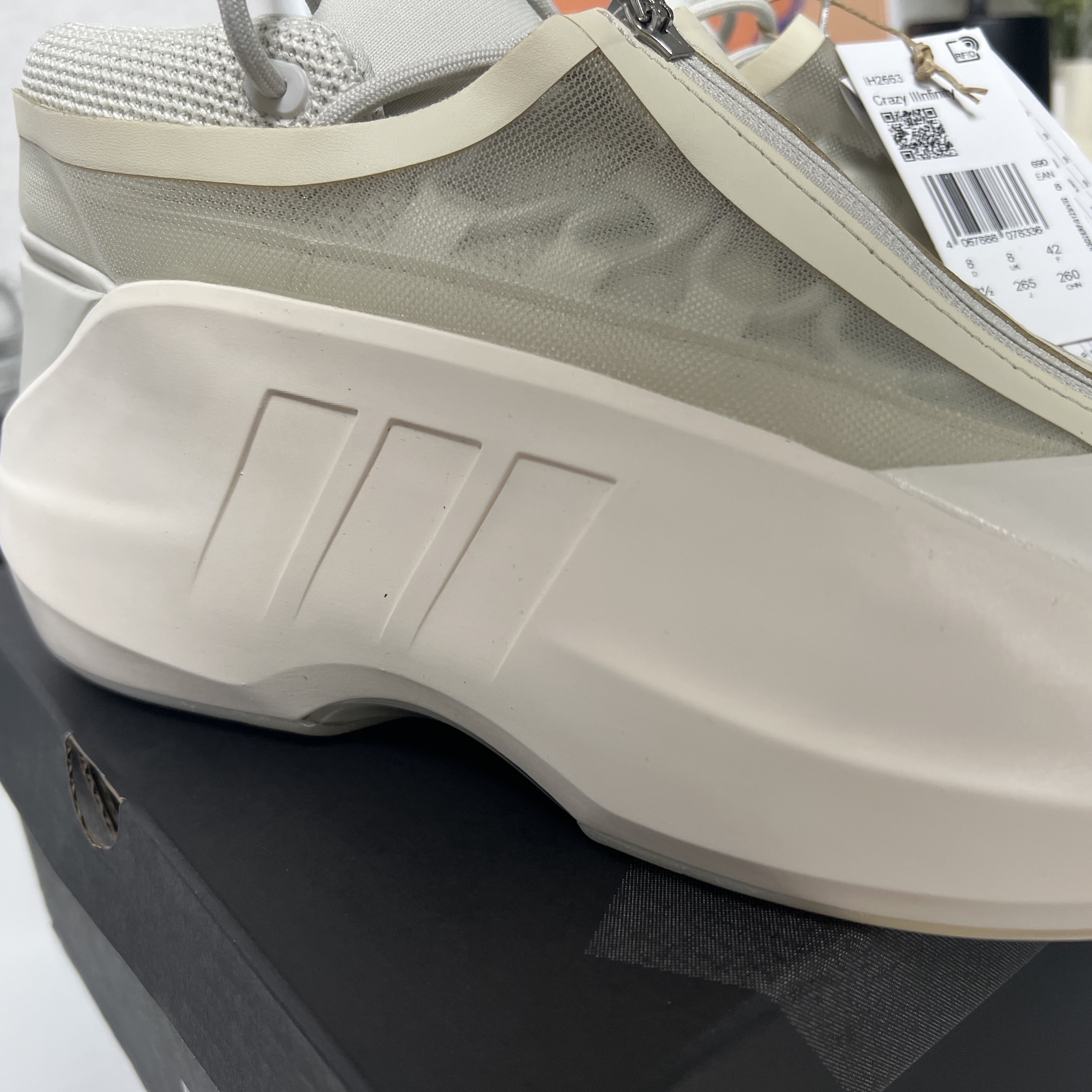Adidas Crazy IIInfinity Chalk White 착용 스타일 - 3