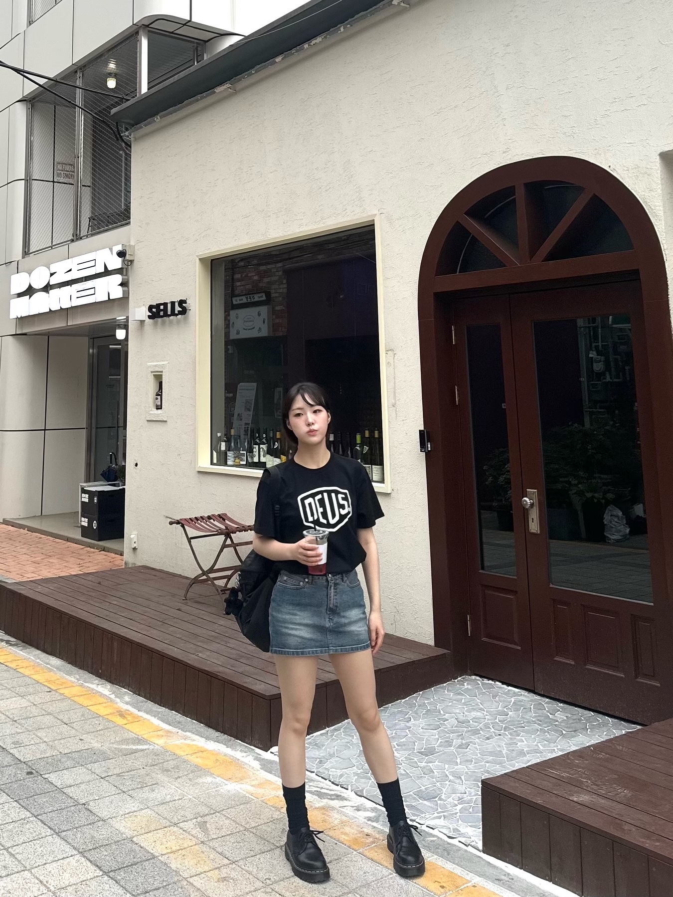 Dr. Martens 1461 Bex Black, Deus Ex Machina Shield T-Shirt Black 착용 스타일 - 2