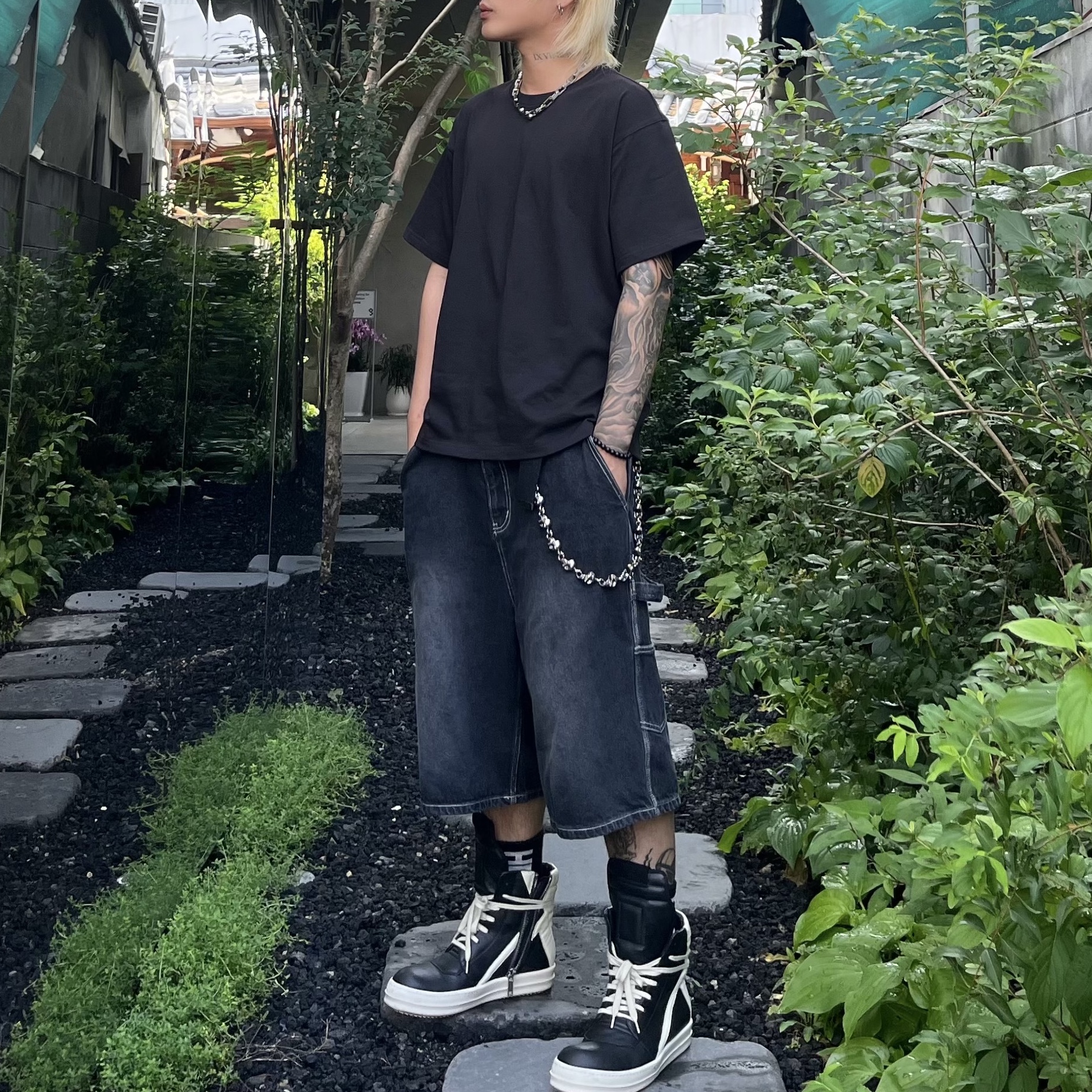 Rick Owens Geobasket Full Grain Calf Leather Strobe Sneakers Black Milk White 착용 스타일 - 1
