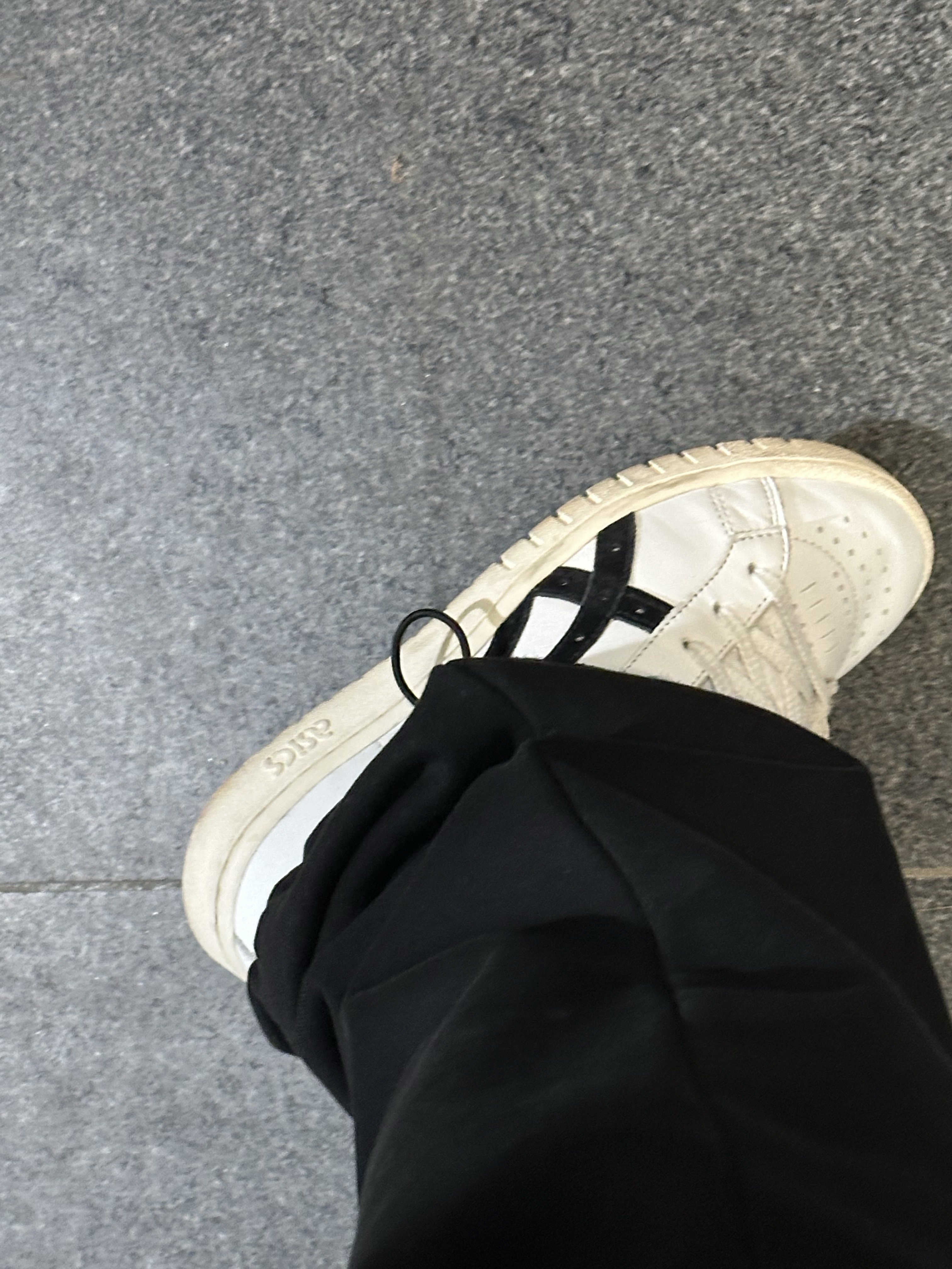 Crocs Classic Crush Boot Bone, Onitsuka Tiger Mexico 66 Slip-On Black 착용 스타일 - 7