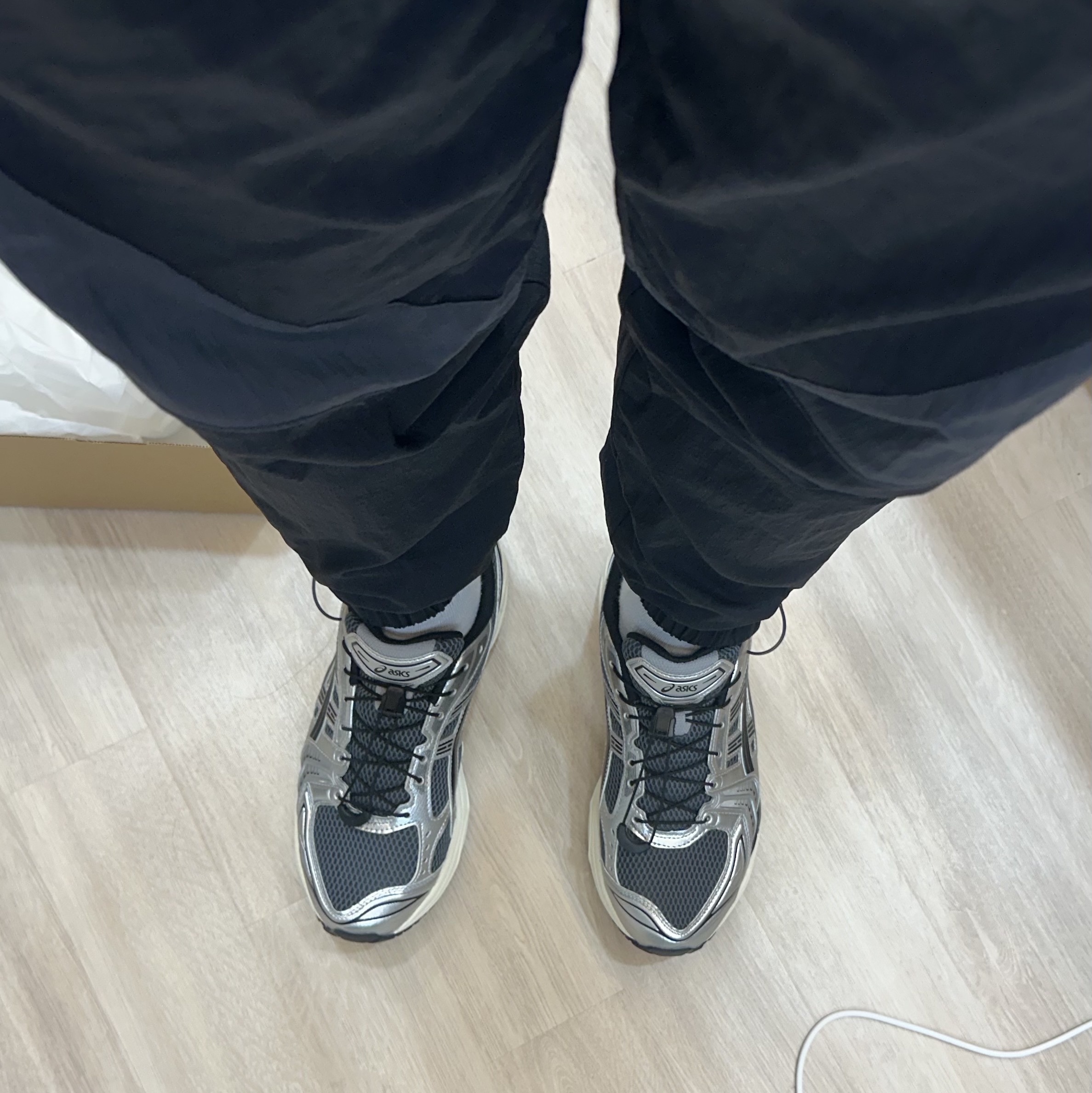 Asics Unlimited Gel-Kayano 14 Carrier Grey Black 착용 스타일 - 2