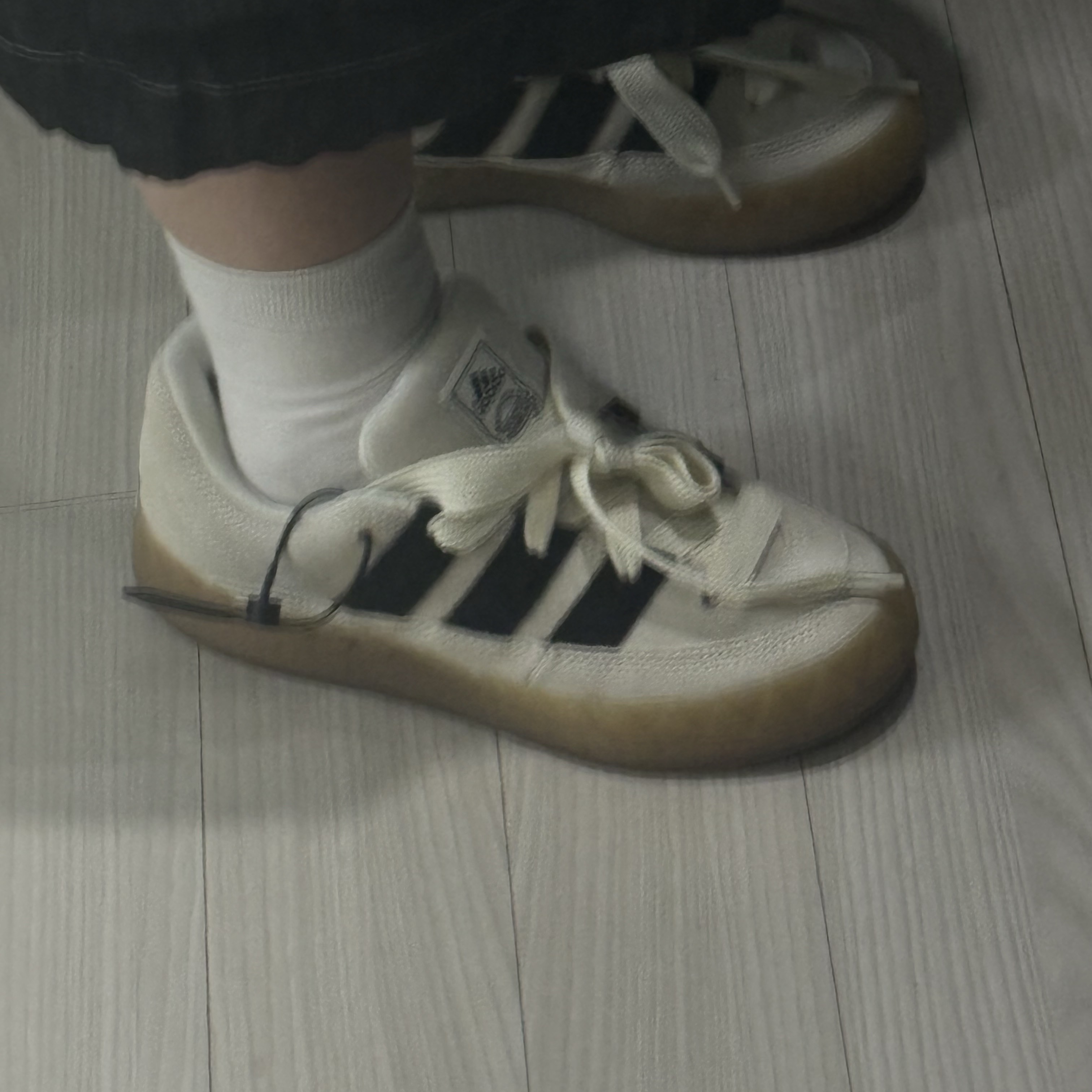 Adidas Adimatic Off White Core Black 착용 스타일