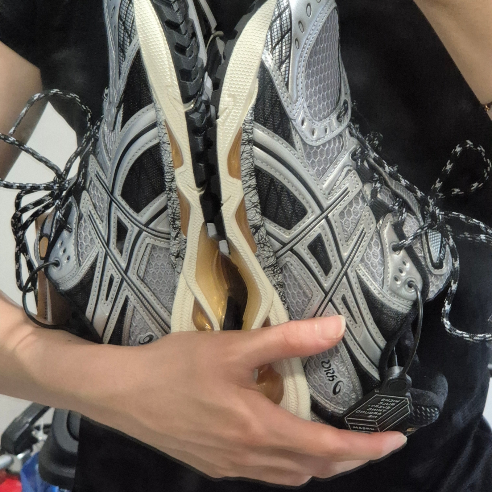 Asics Gel-Nimbus 10.1 Piedmont Grey Pure Silver 착용 스타일 - 1