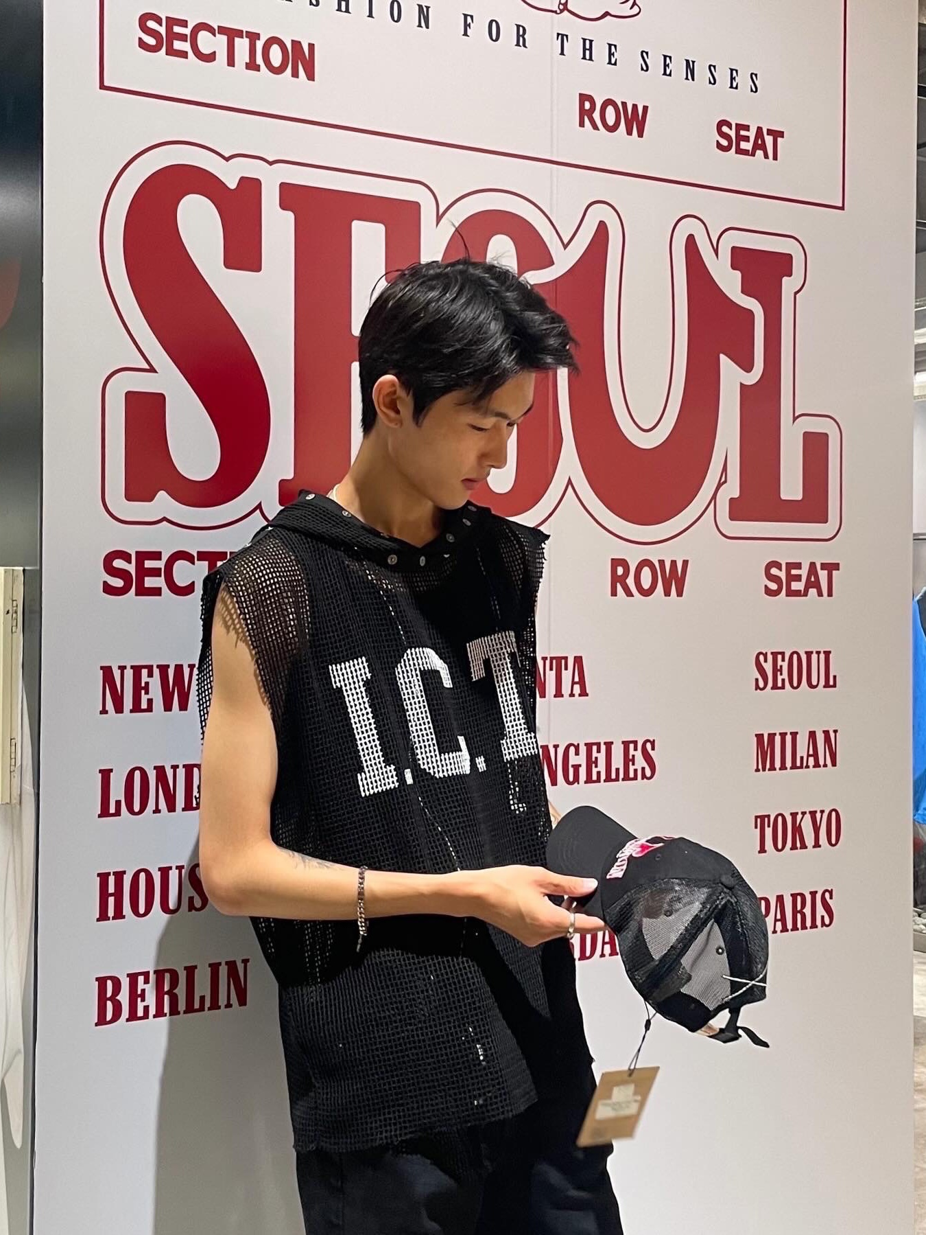 True Religion x Icyto Danger Net Sleeveless Black, Icyto x True Religion Danger Net Sleeveless Black 착용 스타일