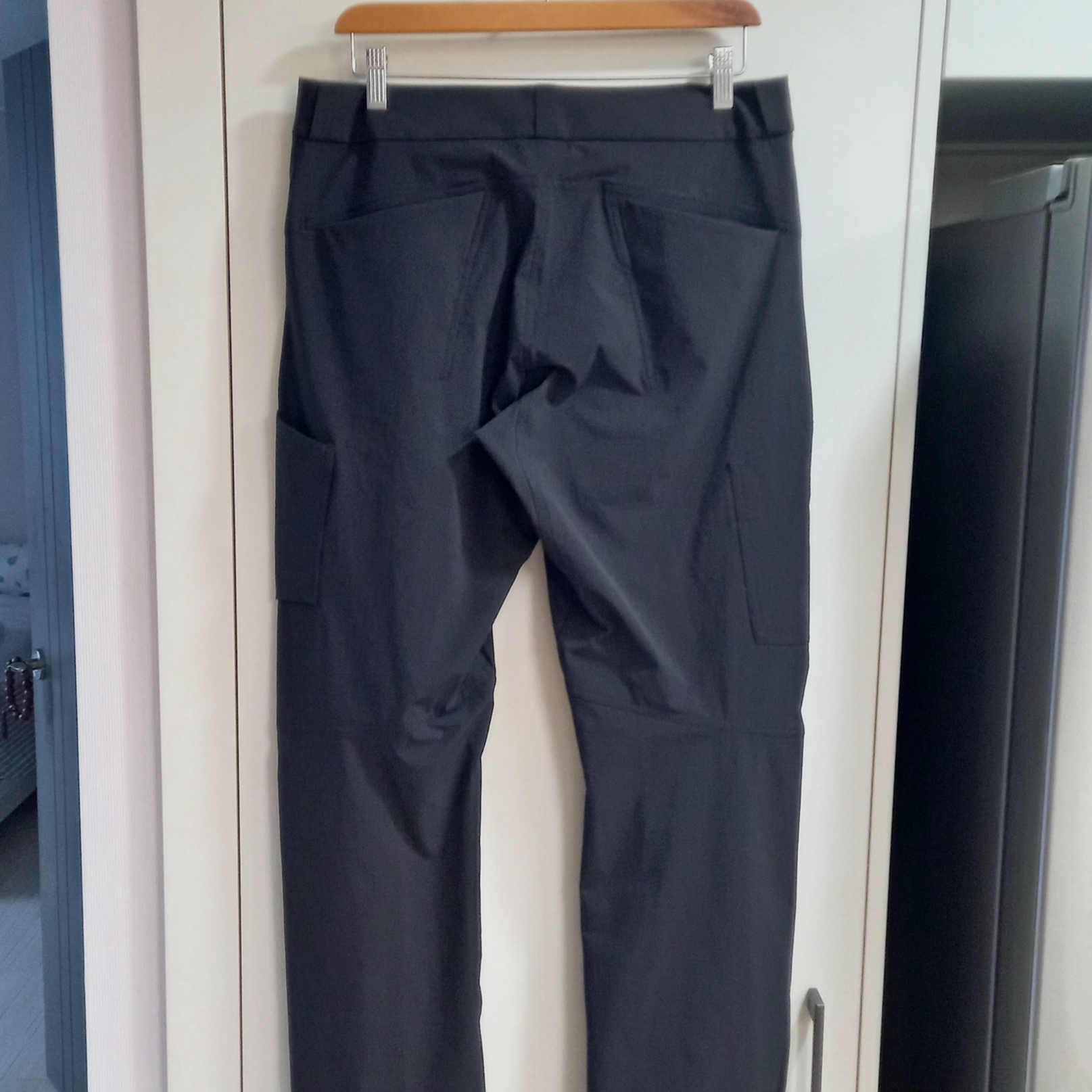 Arc'teryx Cronin Pants Black, Arc'teryx Cronin Pants Black 착용 스타일 - 2