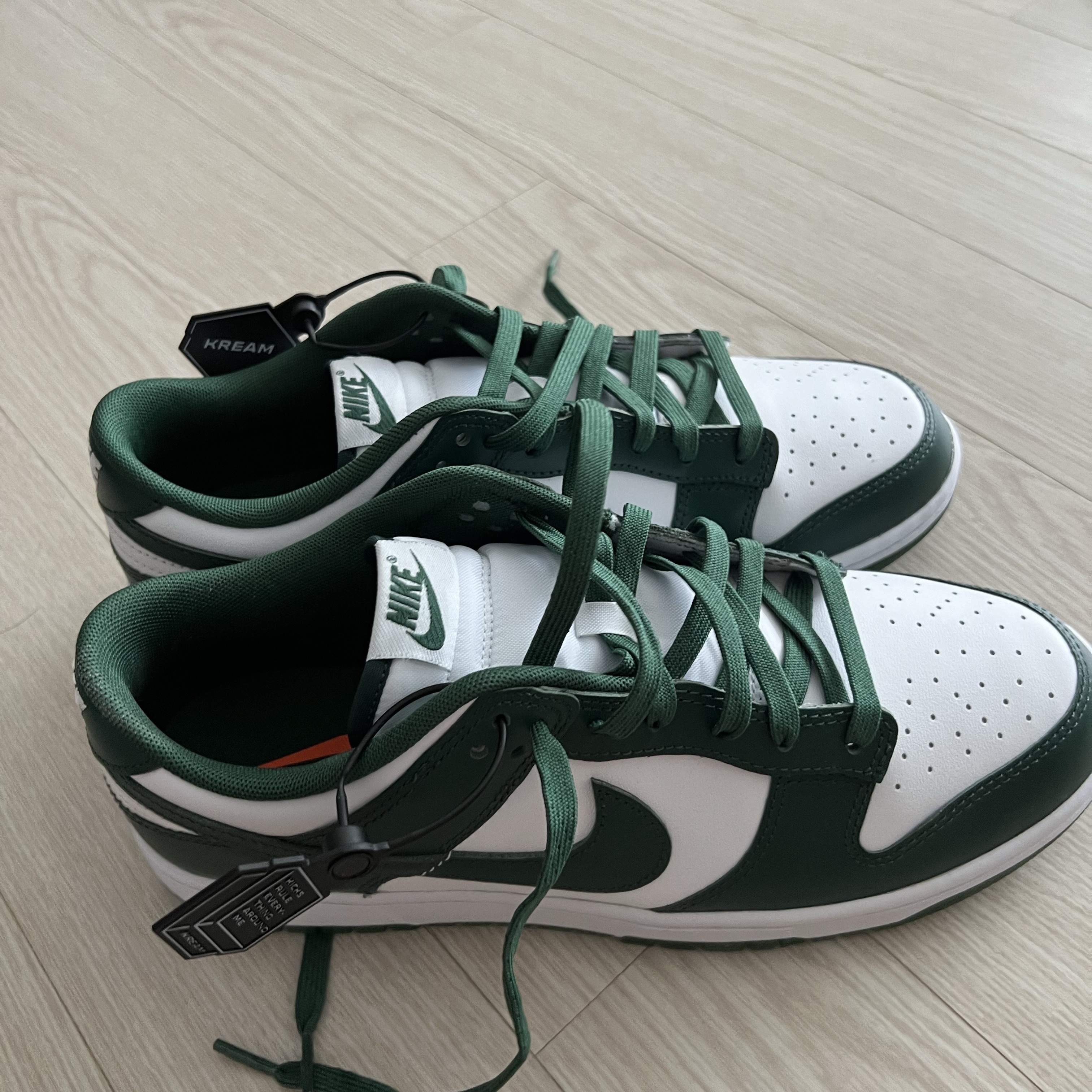 Nike Dunk Low Retro Varsity Green 착용 스타일 - 1
