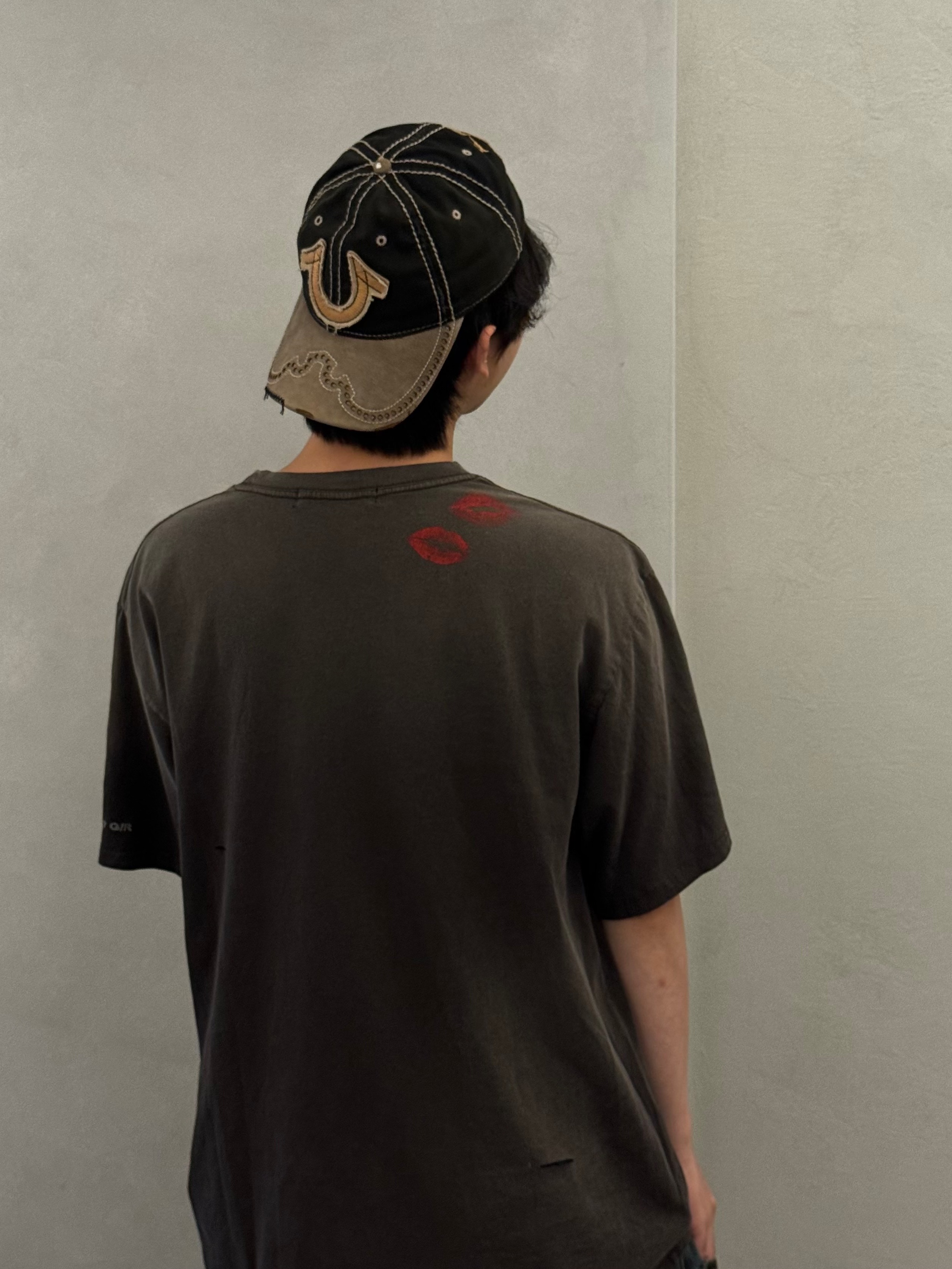 Project G/R Blow Me Washed T-Shirt Brown, Project G/R Coated Backward Denim Pants Blue 착용 스타일 - 2