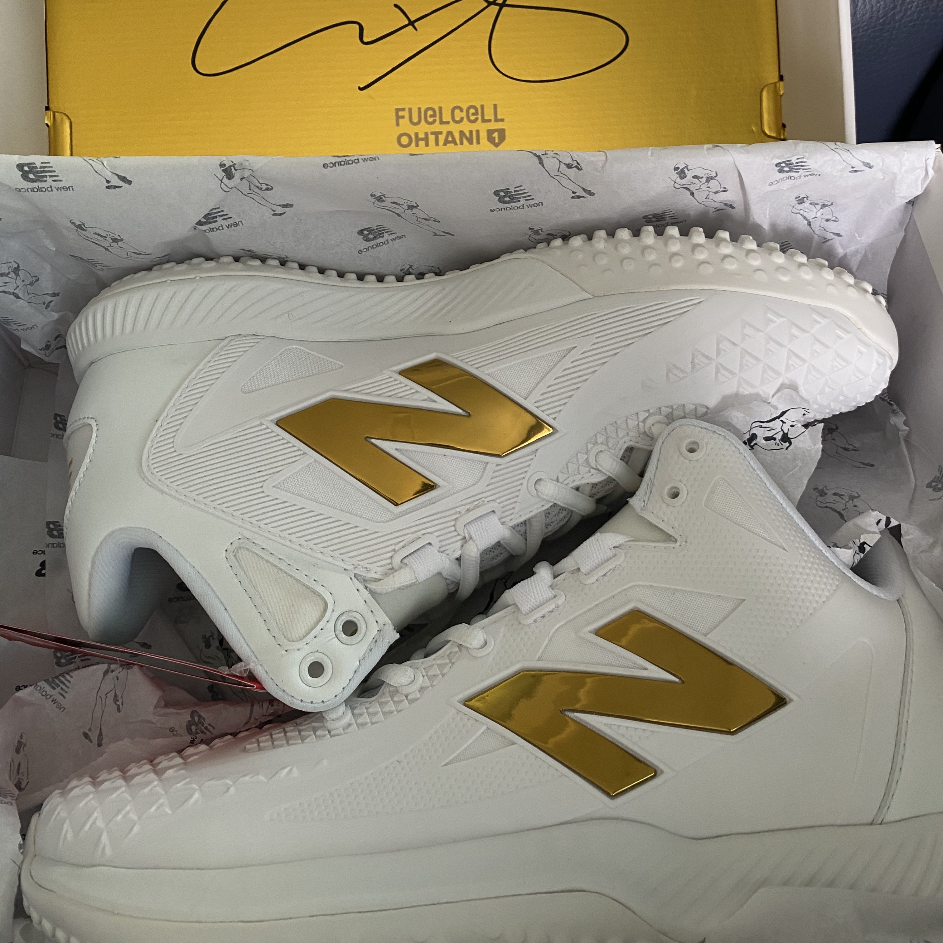 New Balance Fuelcell Ohtani 1 Trainer White Metallic Gold - 2E Wide 착용 스타일
