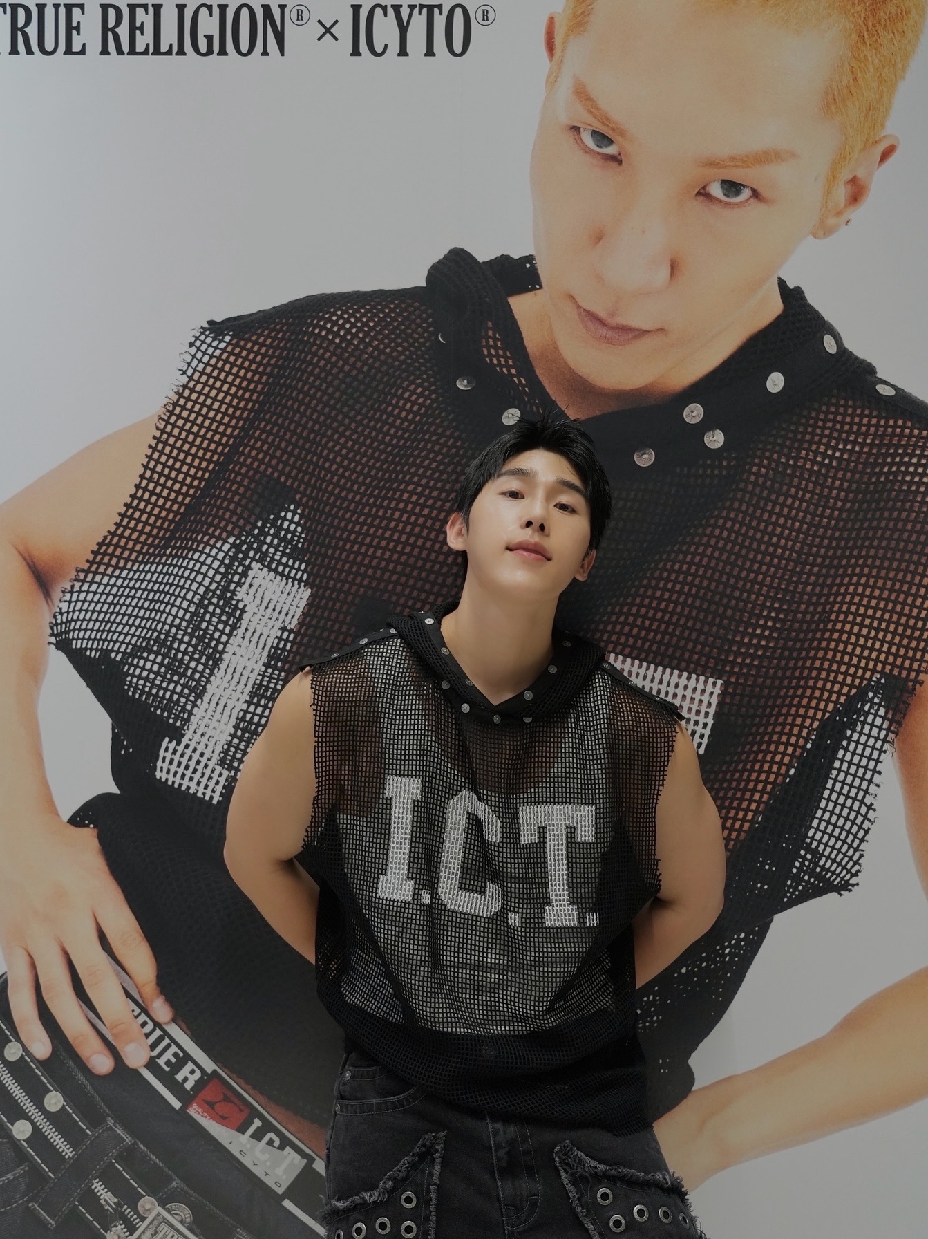 True Religion x Icyto Danger Horse Shoe Denim Pants Black, True Religion x Icyto Danger Net Sleeveless Black 착용 스타일