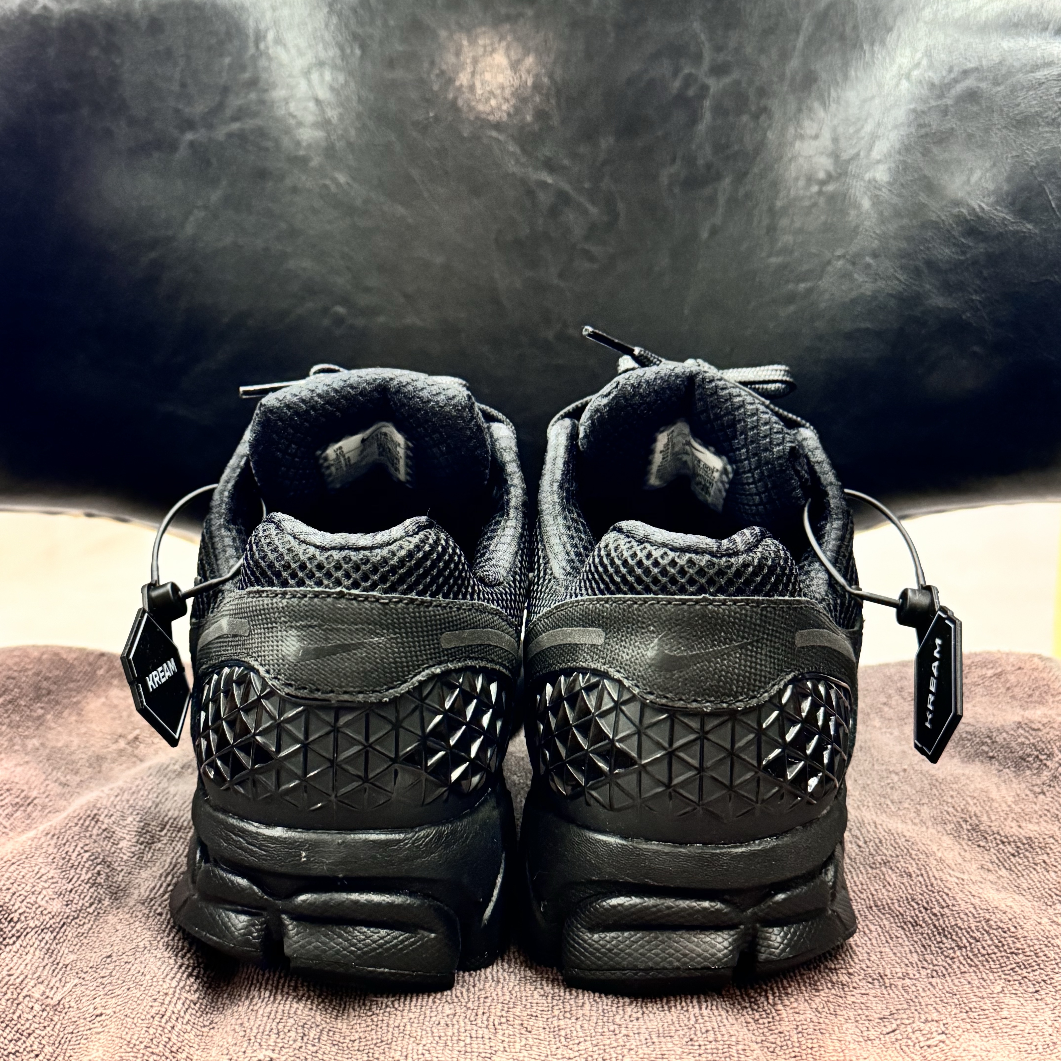 Nike Zoom Vomero 5 SP Black 착용 스타일 - 6