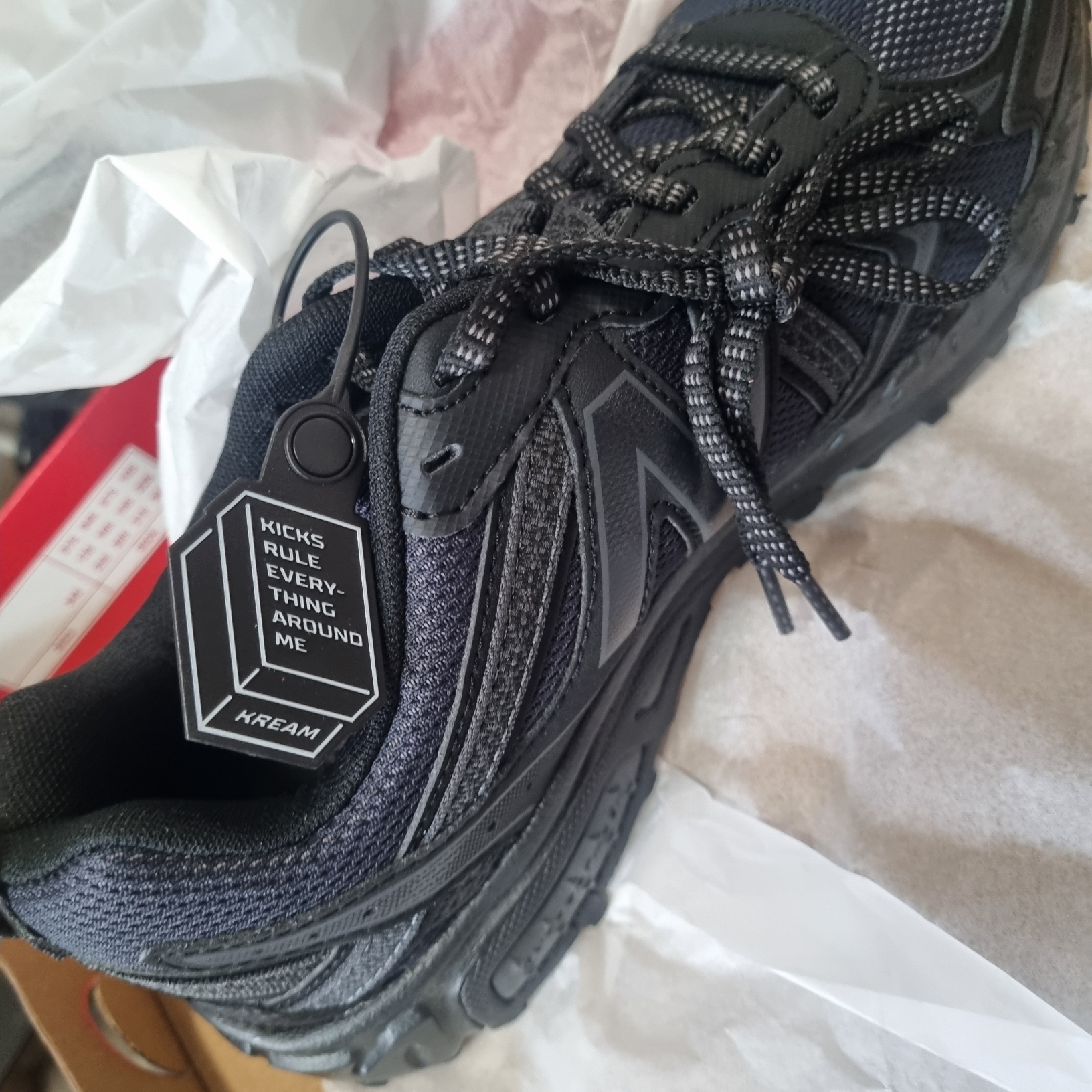 New Balance 410v5 Black - 2E Wide 착용 스타일 - 1