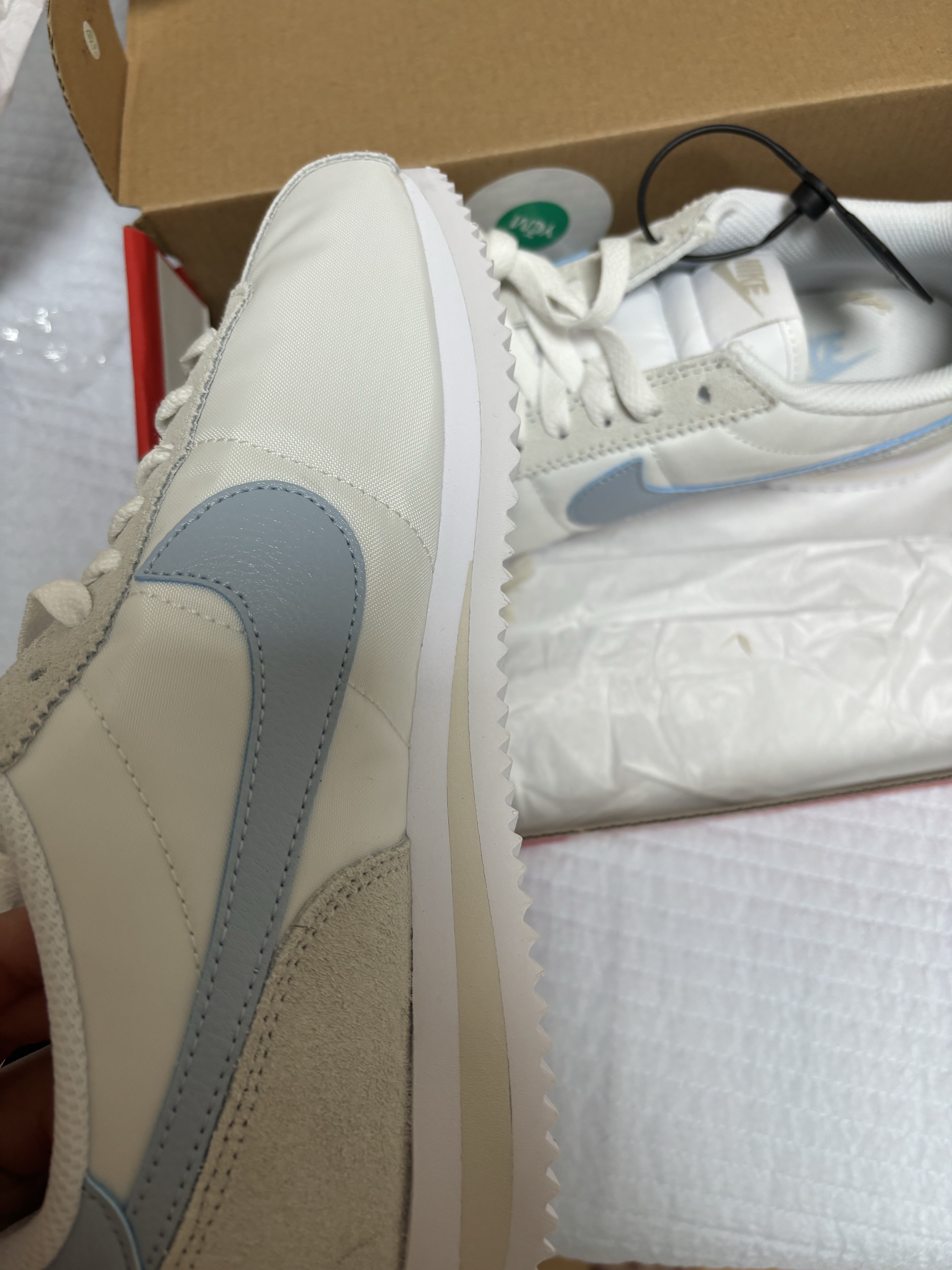 (W) Nike Cortez Light Armory Blue 착용 스타일 - 2