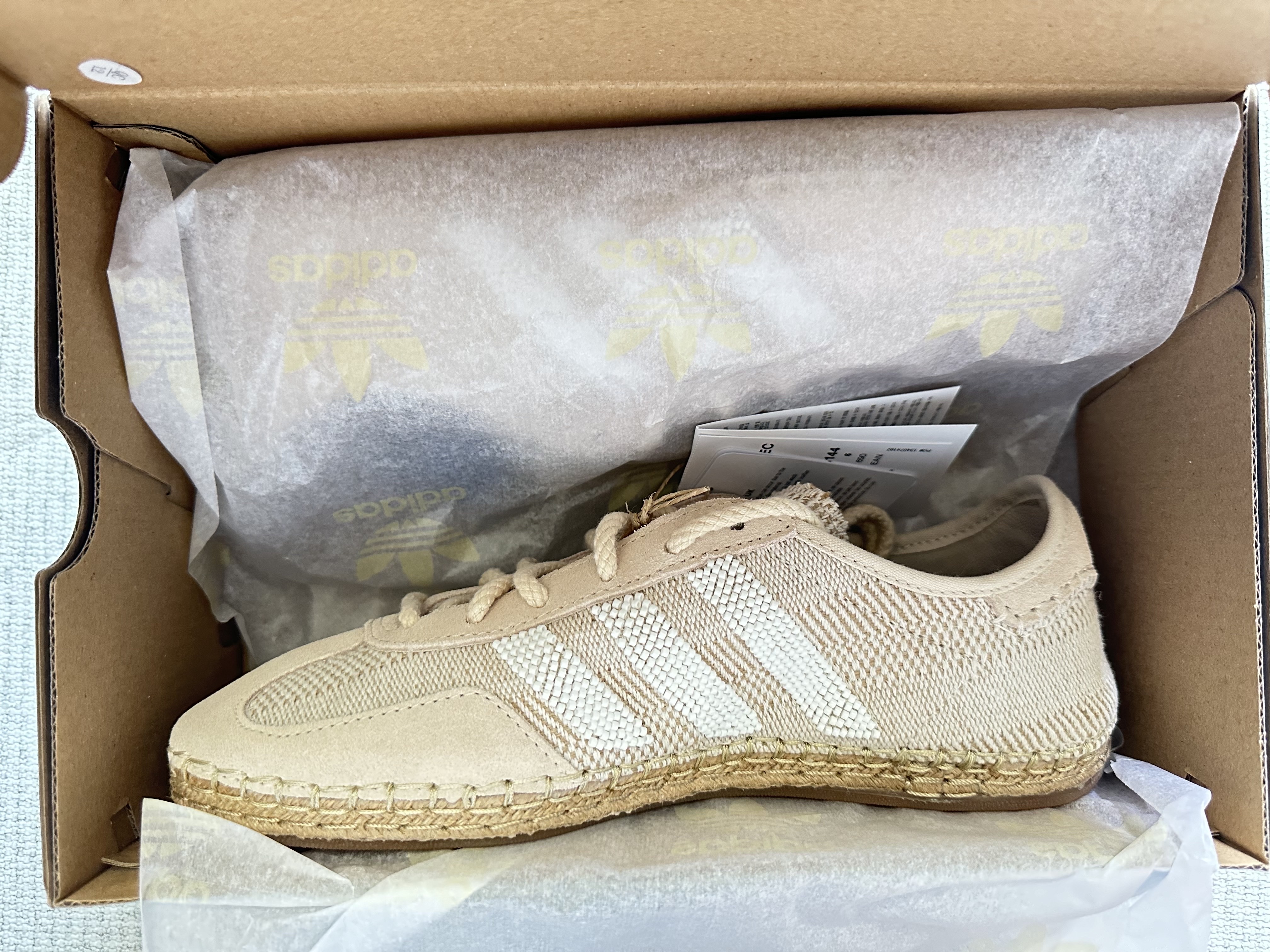 Adidas x Clot Gazelle Halo Ivory Cloud White 착용 스타일