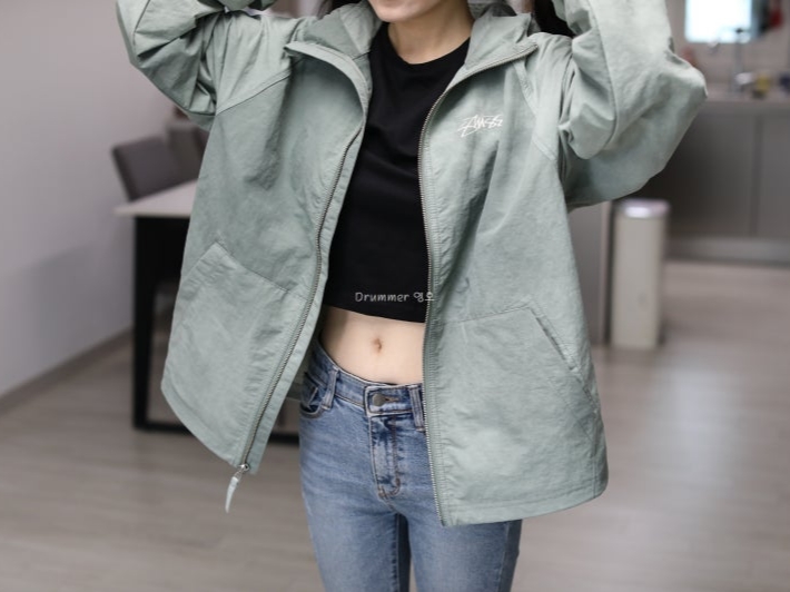 Stussy Wave Dye Beach Shell Jacket Sage 착용 스타일
