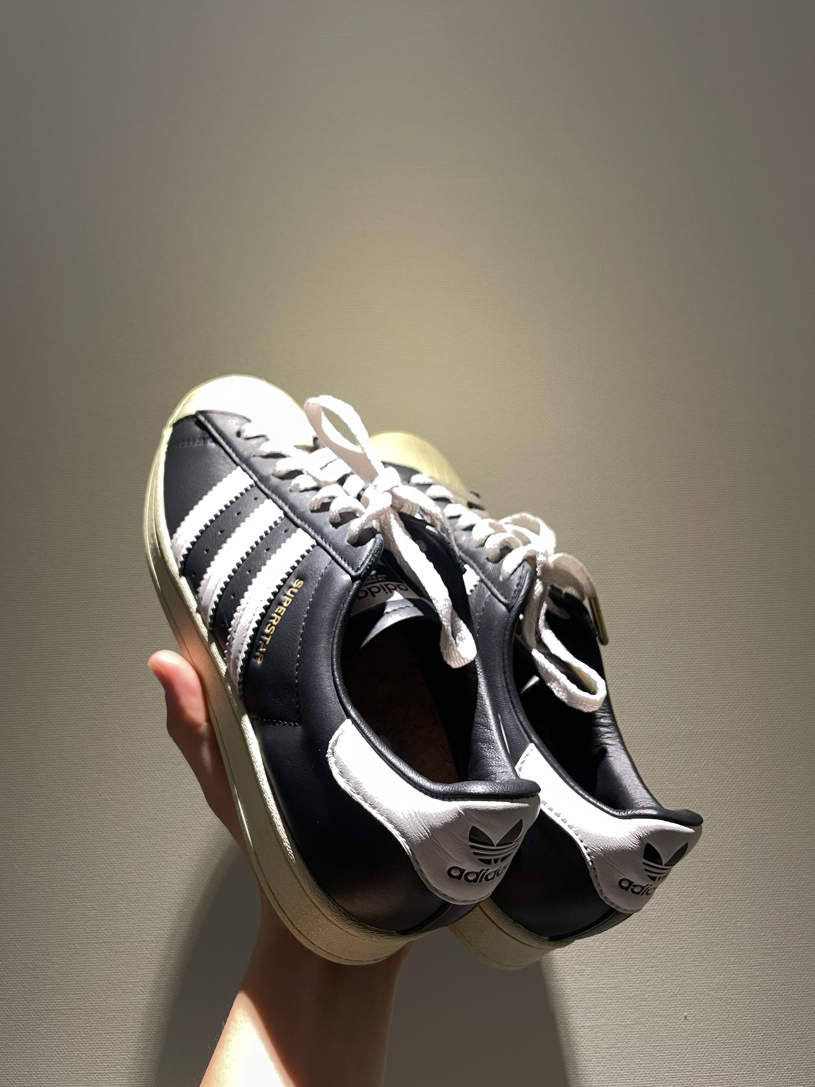 Adidas Superstar Premium Black White ์ฐฉ์ฉ ์คํ์ผ - 3