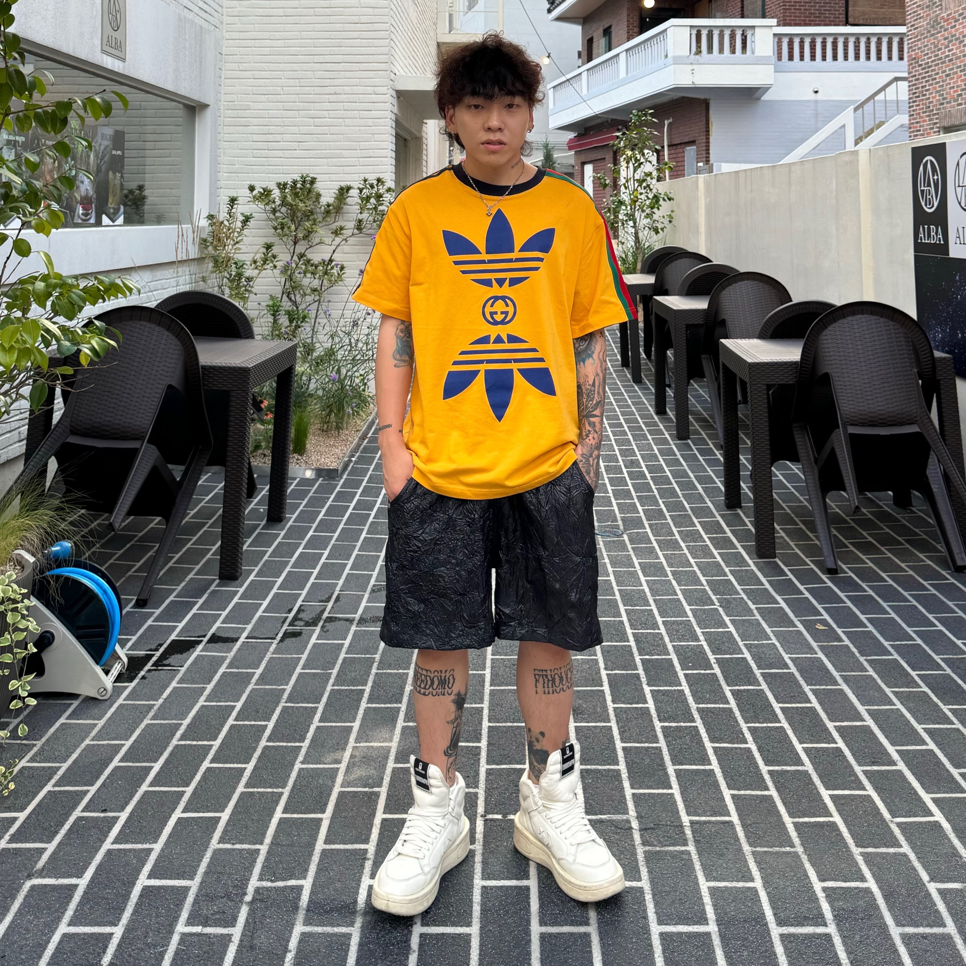Converse x Drkshdw Turbowpn Egret, Gucci x Adidas Cotton Jersey T-Shirt Yellow 착용 스타일