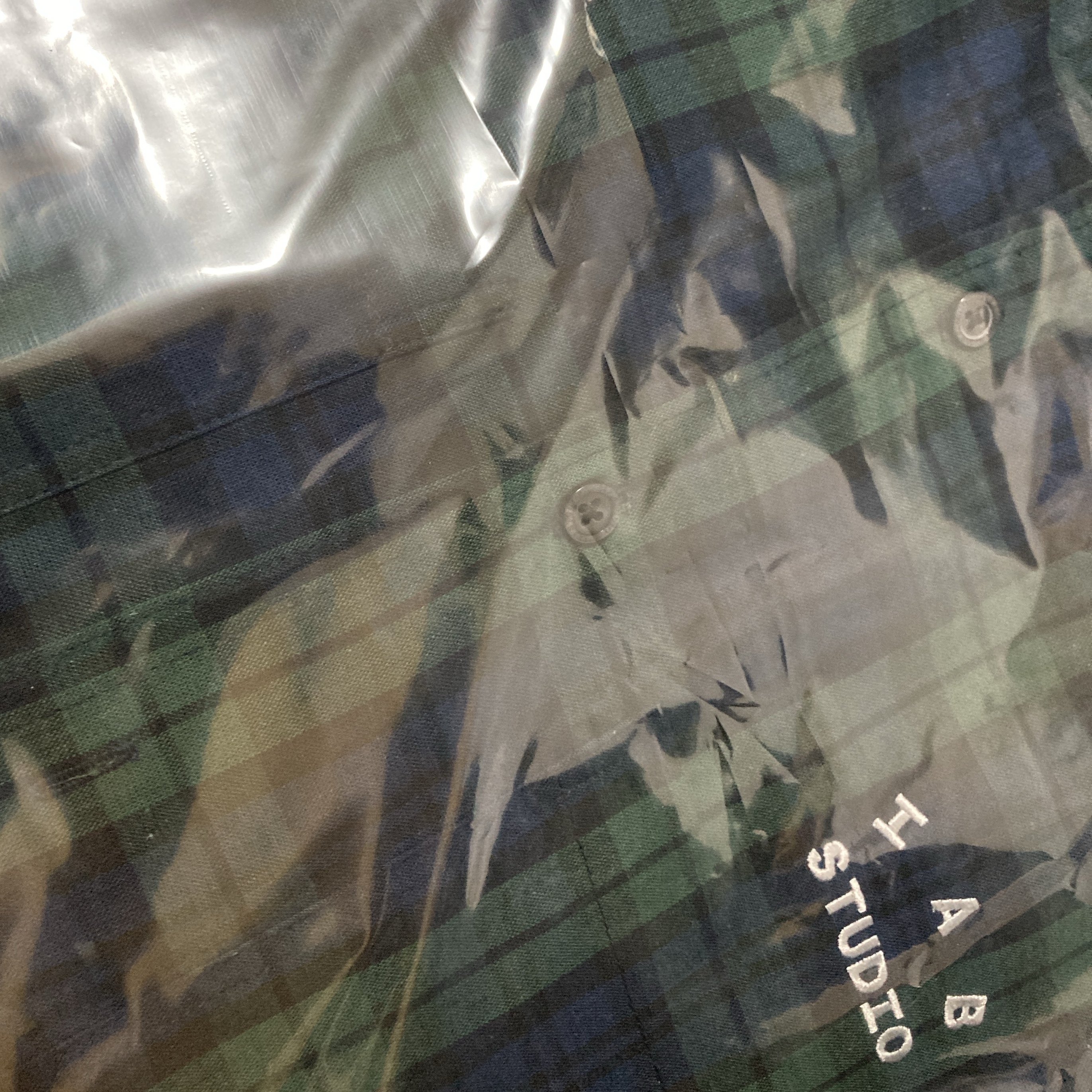 IAB Studio Blackwatch Tartan Shirt Blue Green 착용 스타일 - 2