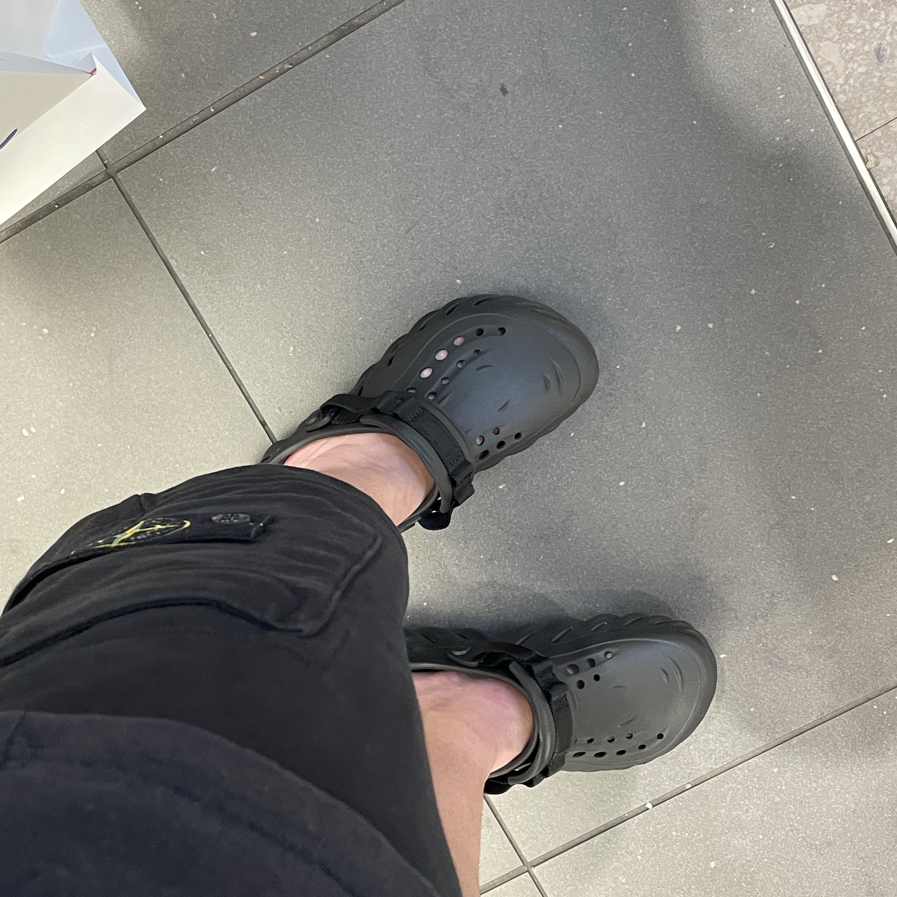 Stone Island 64651 Fleece Bermuda Shorts Black - 24SS 착용 스타일 - 3