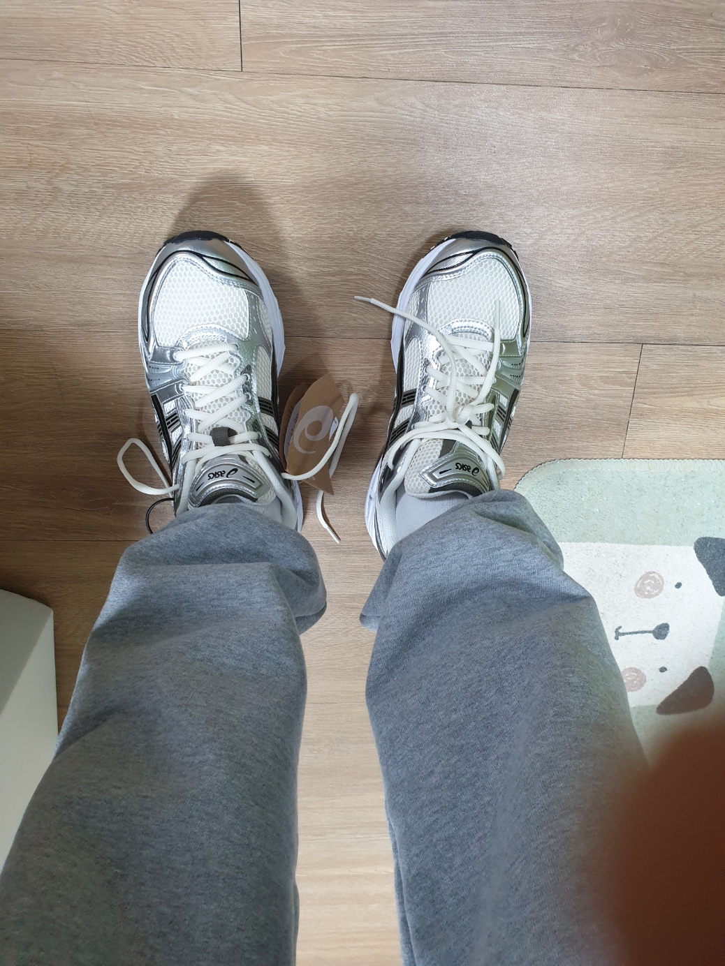 Asics Gel-Kayano 14 Cream Black 착용 스타일