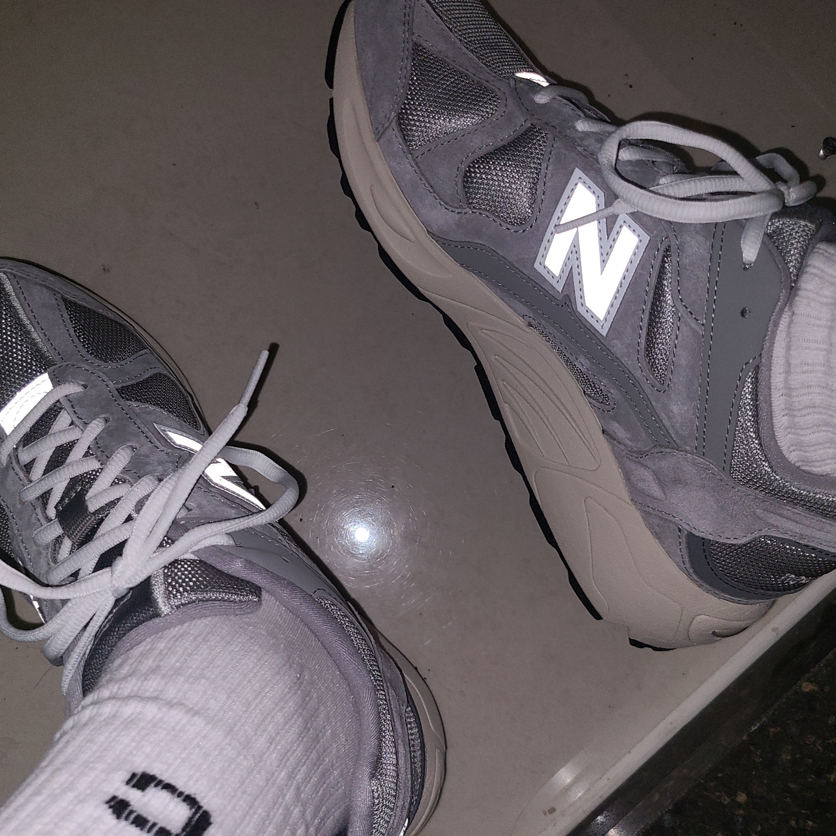 New Balance 878 Gray 착용 스타일 - 2