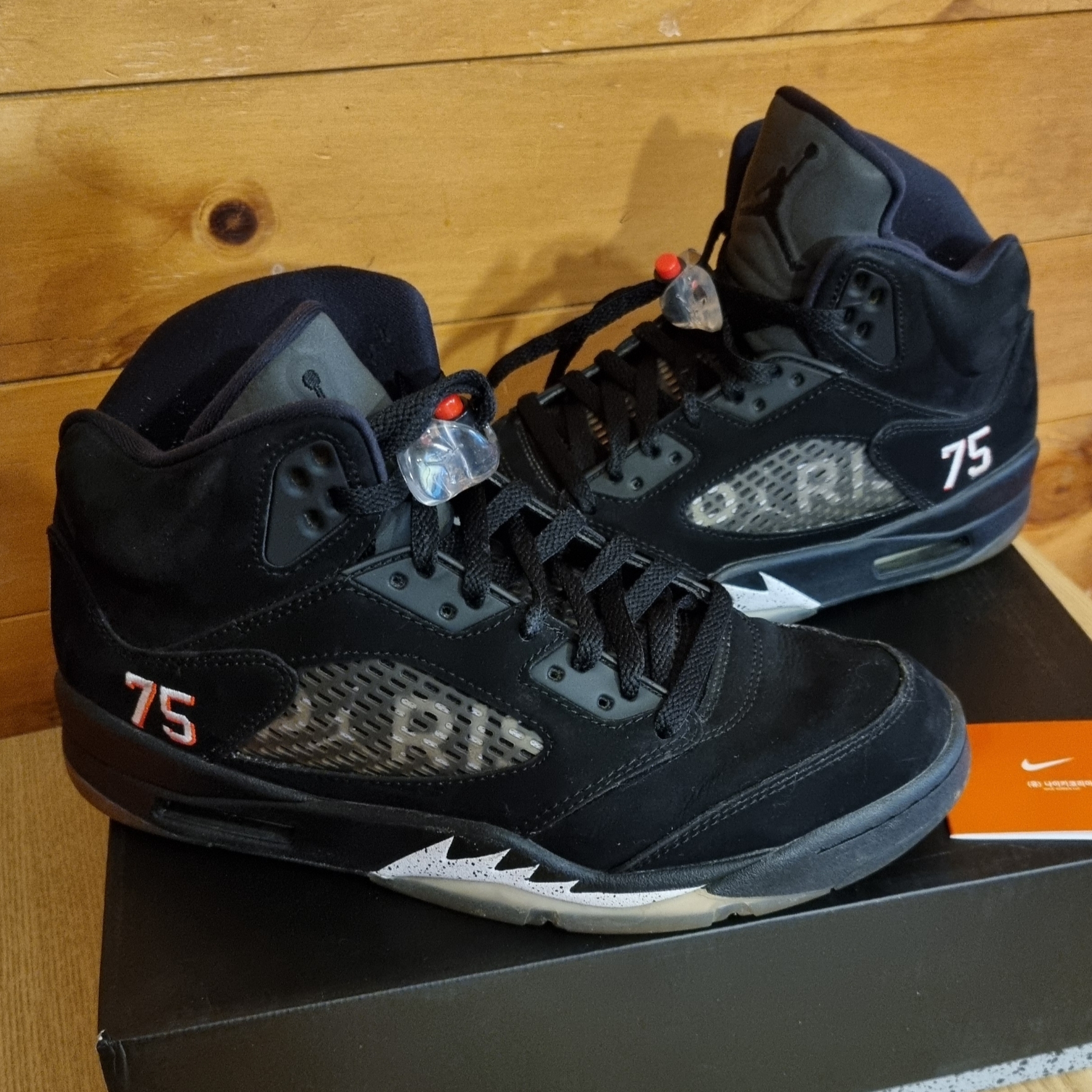Jordan 5 x Paris Saint-Germain Retro Black 착용 스타일