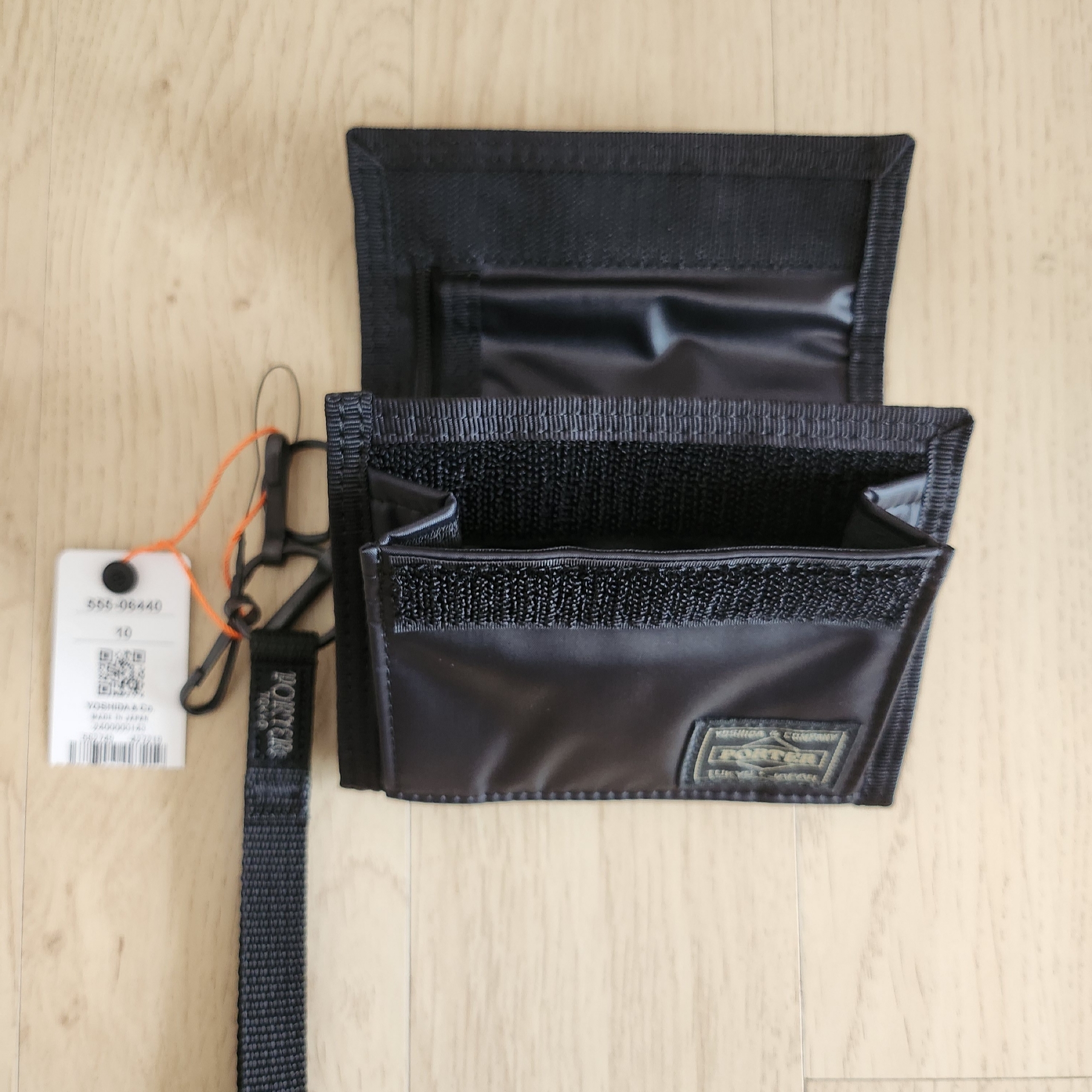 Porter Capsule Wallet Black 착용 스타일