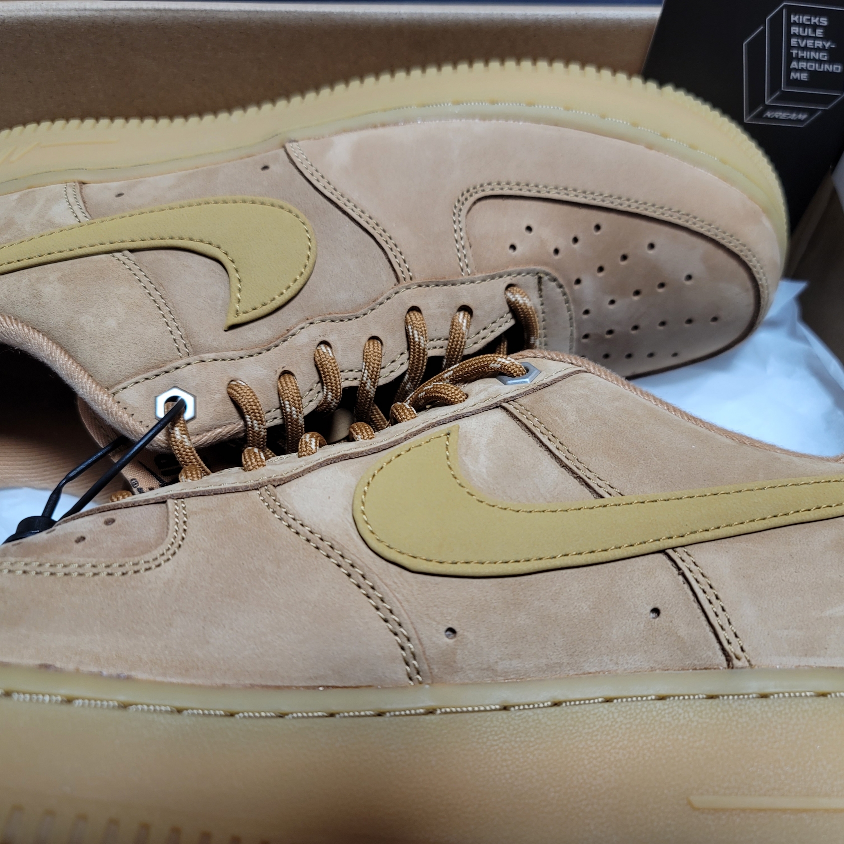 Nike Air Force 1 '07 WB Flax 착용 스타일 - 2