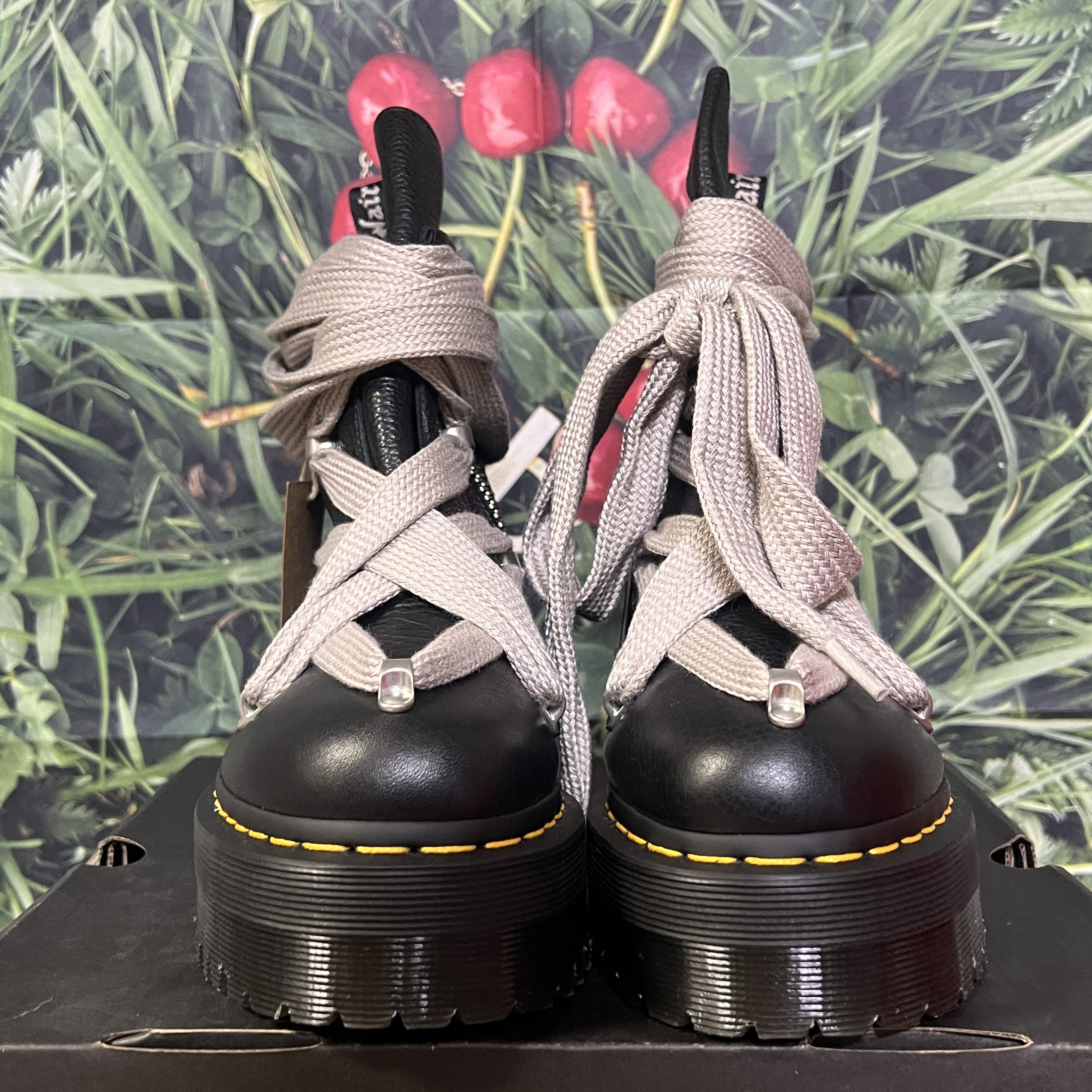 Dr. Martens x Rick Owens 1460 RO Quad 착용 스타일 - 3