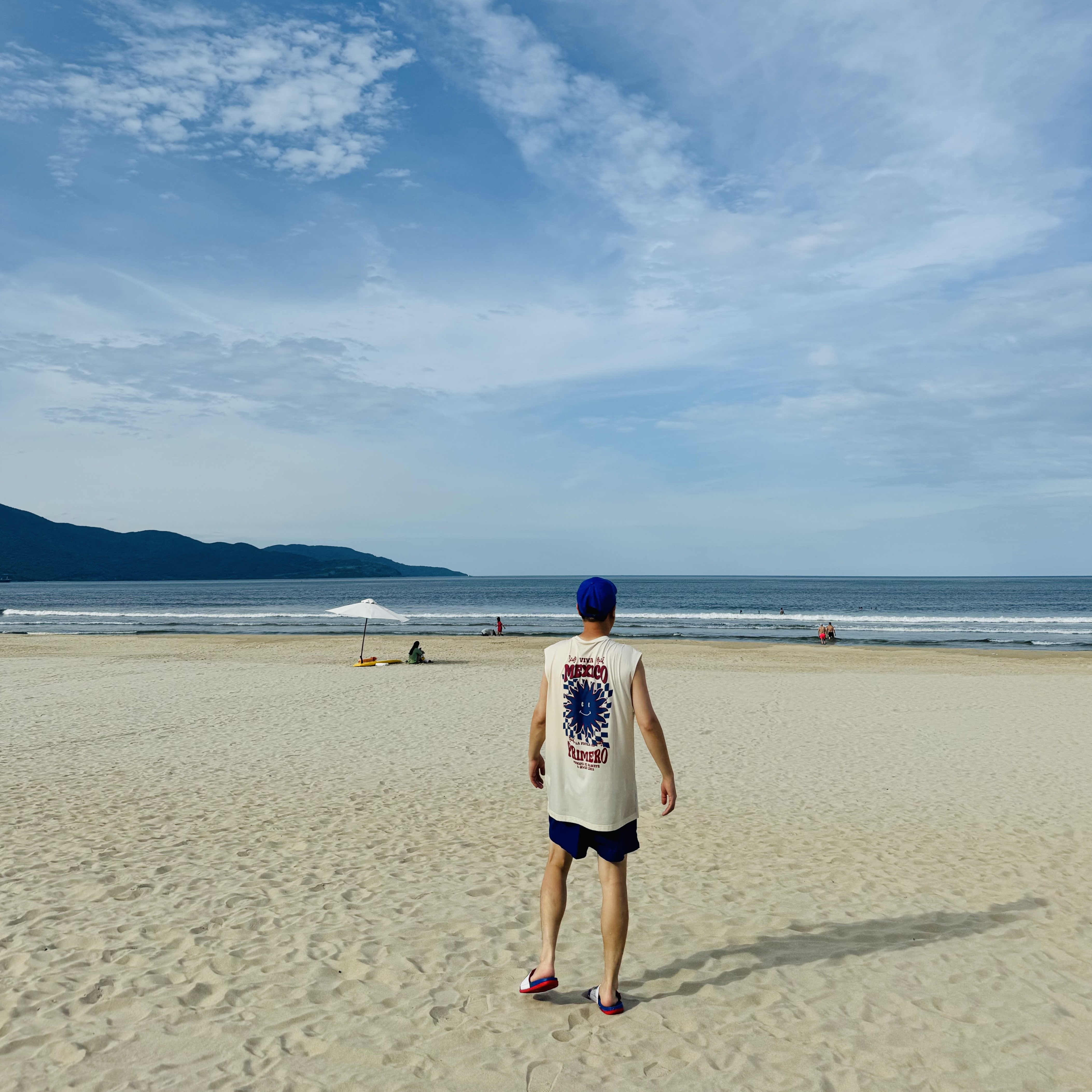 Nike Swim Essential 5 Inch Volley Shorts Game Royal, Nike Offcourt Slide White Game Royal 착용 스타일 - 4