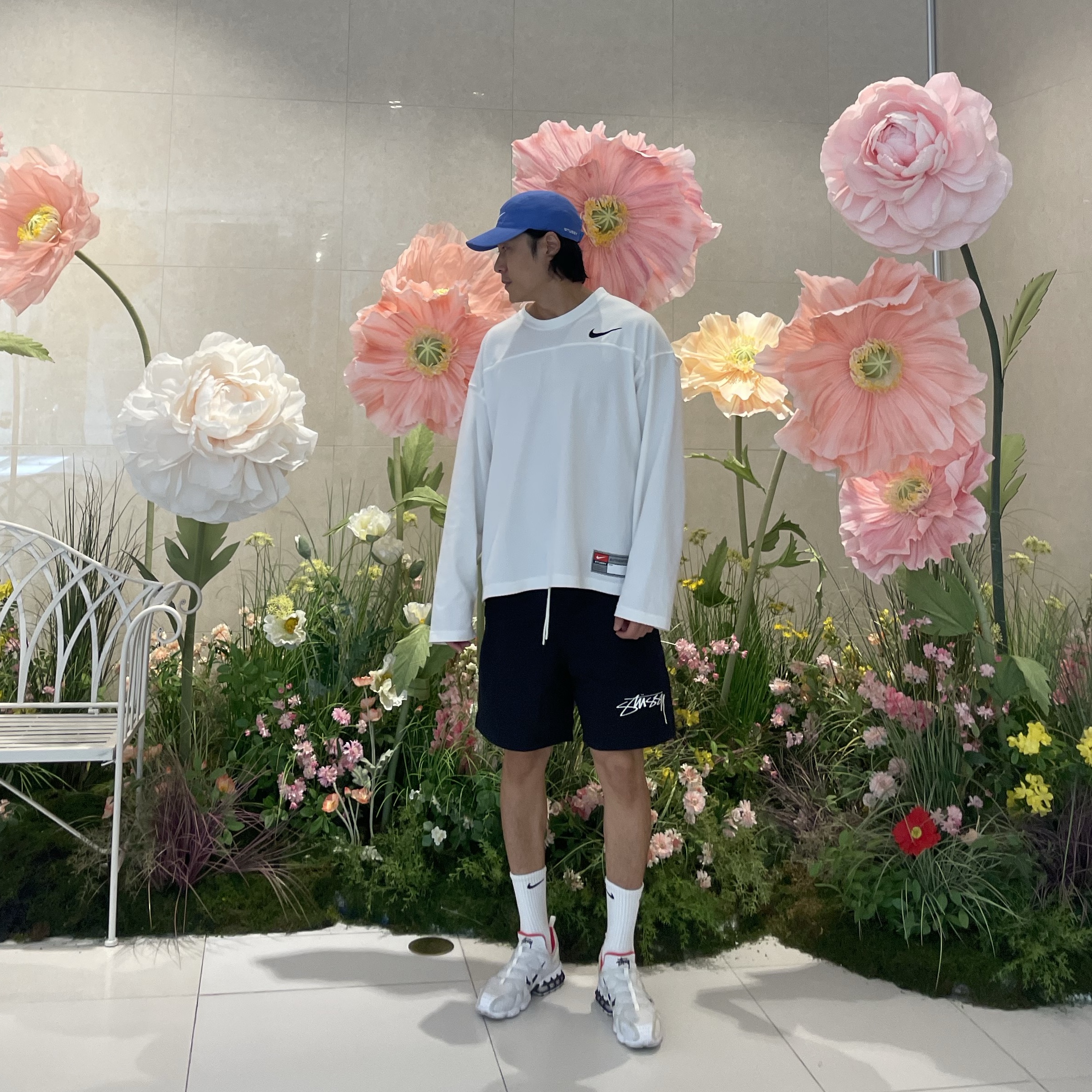 Nike x Stussy Shorts Black (FJ9167-010), Nike x Stussy Long Sleeve Top Sail (FJ9164-133) 착용 스타일 - 2