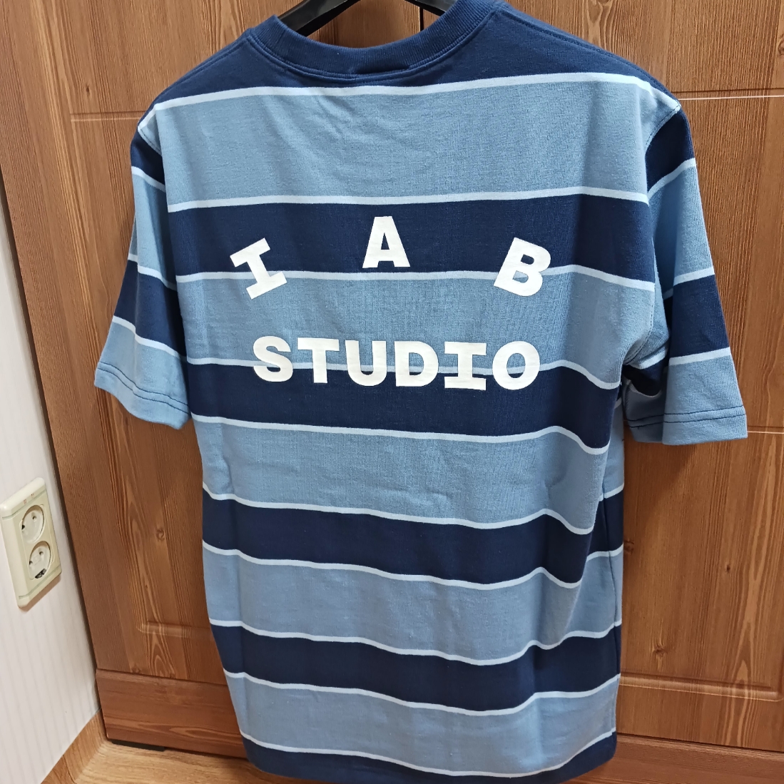 IAB Studio Striped T-Shirt Blue White, Stussy Dice Pigment Dyed T-Shirt Artichoke 2023 착용 스타일 - 3