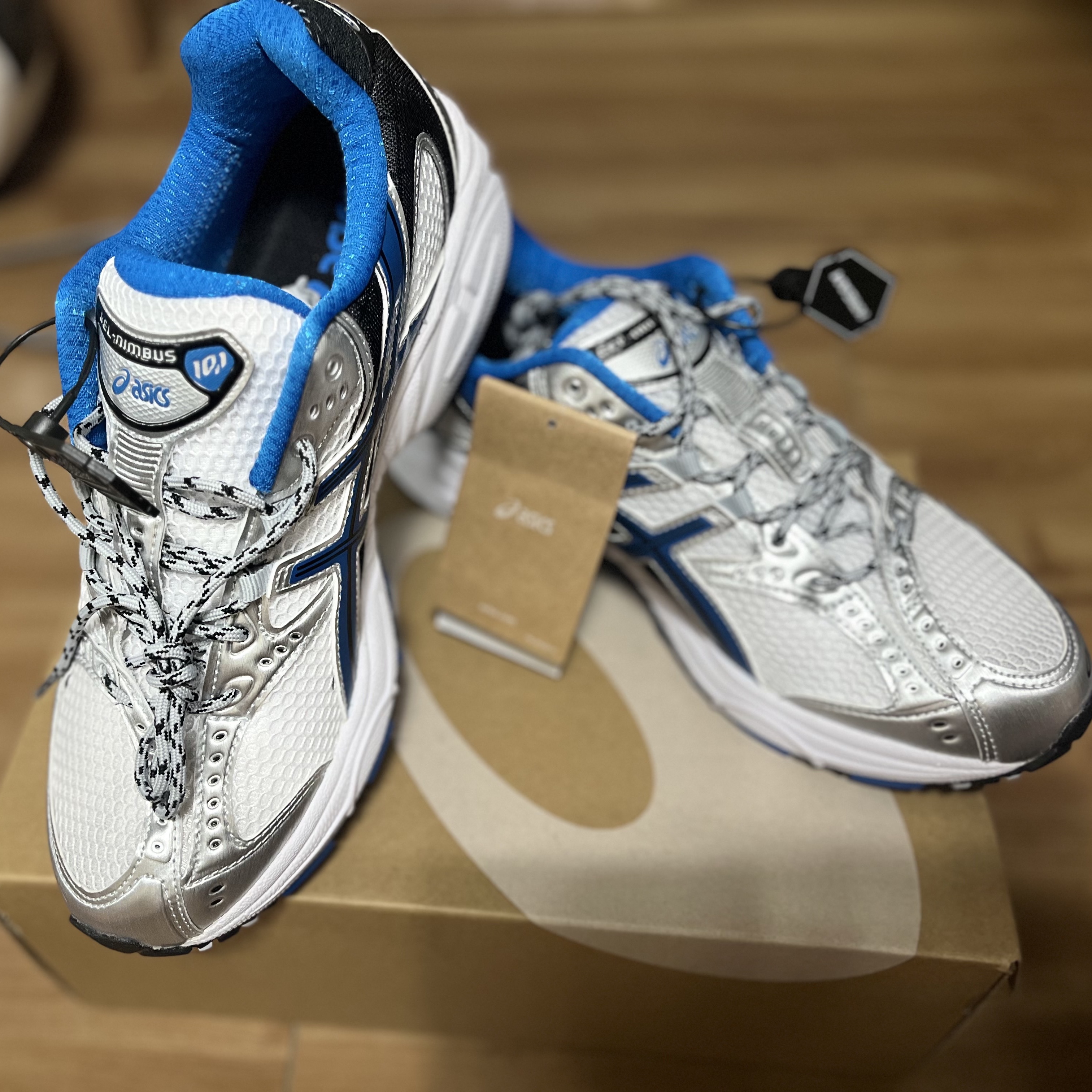 Asics Gel-Nimbus 10.1 White Directoire Blue 착용 스타일