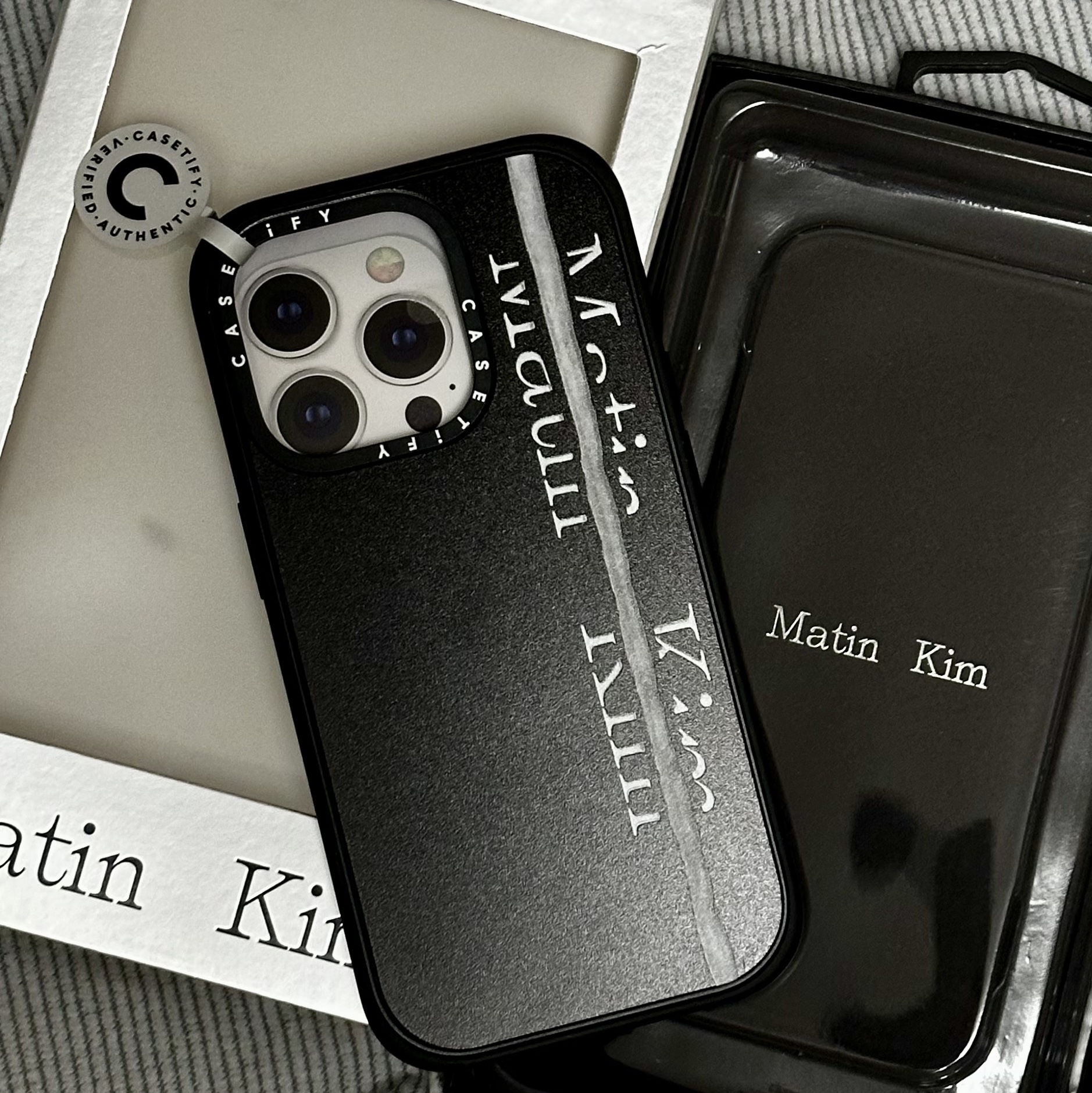 Casetify x Matin Kim iPhone Black Logo Magsafe Impact Case Matte Black 착용 스타일