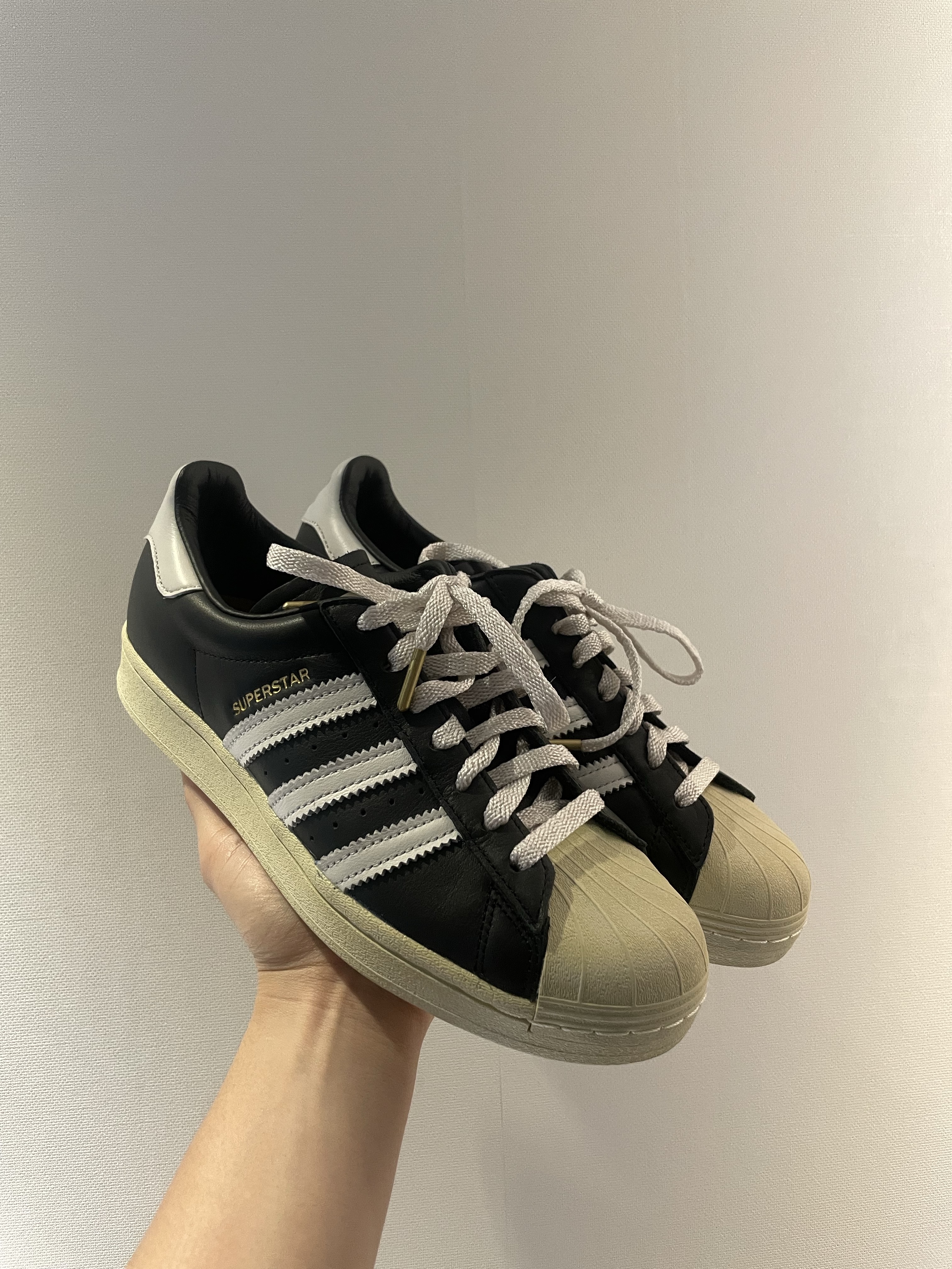 Adidas Superstar Premium Black White ์ฐฉ์ฉ ์คํ์ผ - 1