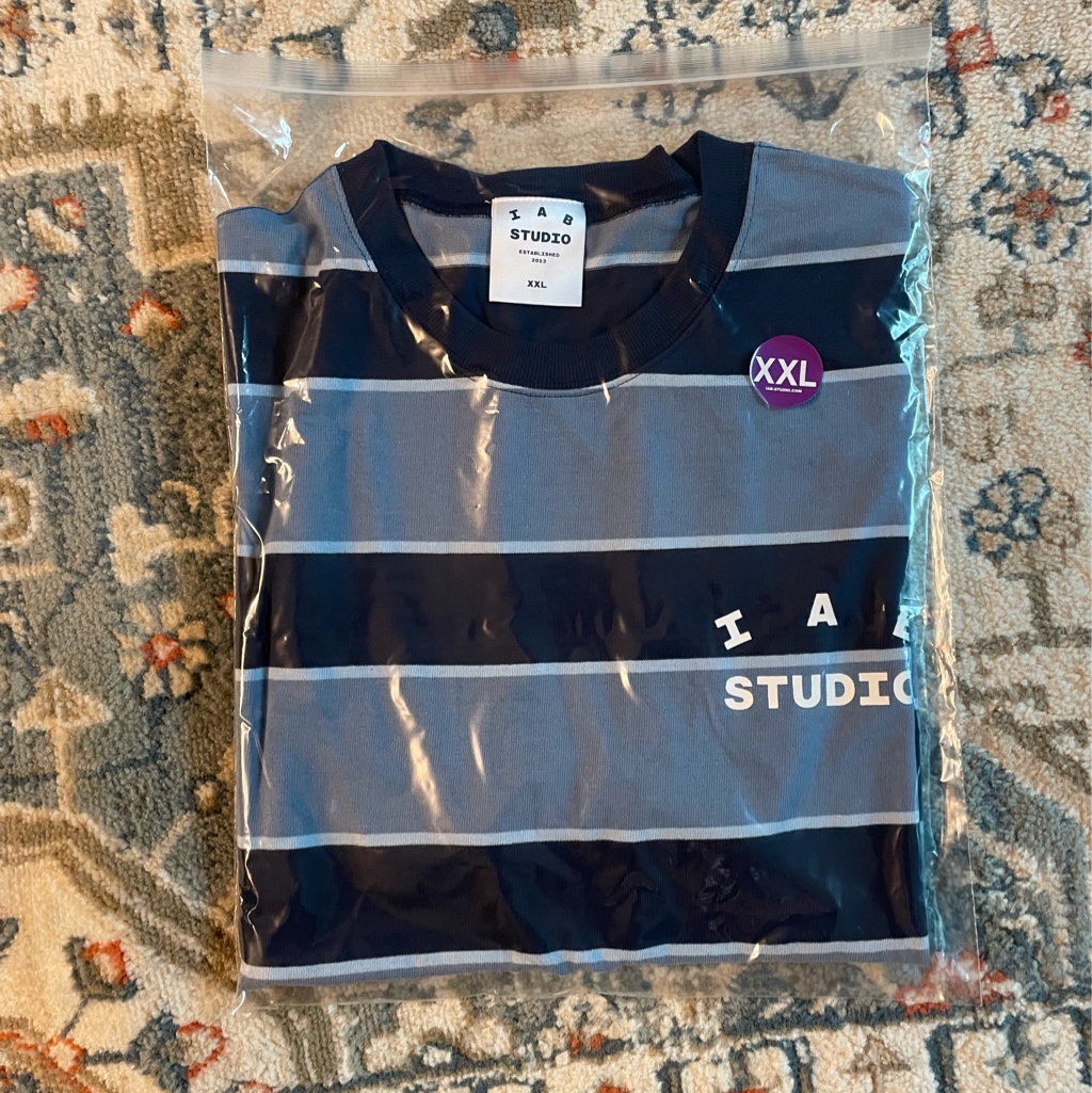 IAB Studio Striped T-Shirt Blue White 착용 스타일 - 1