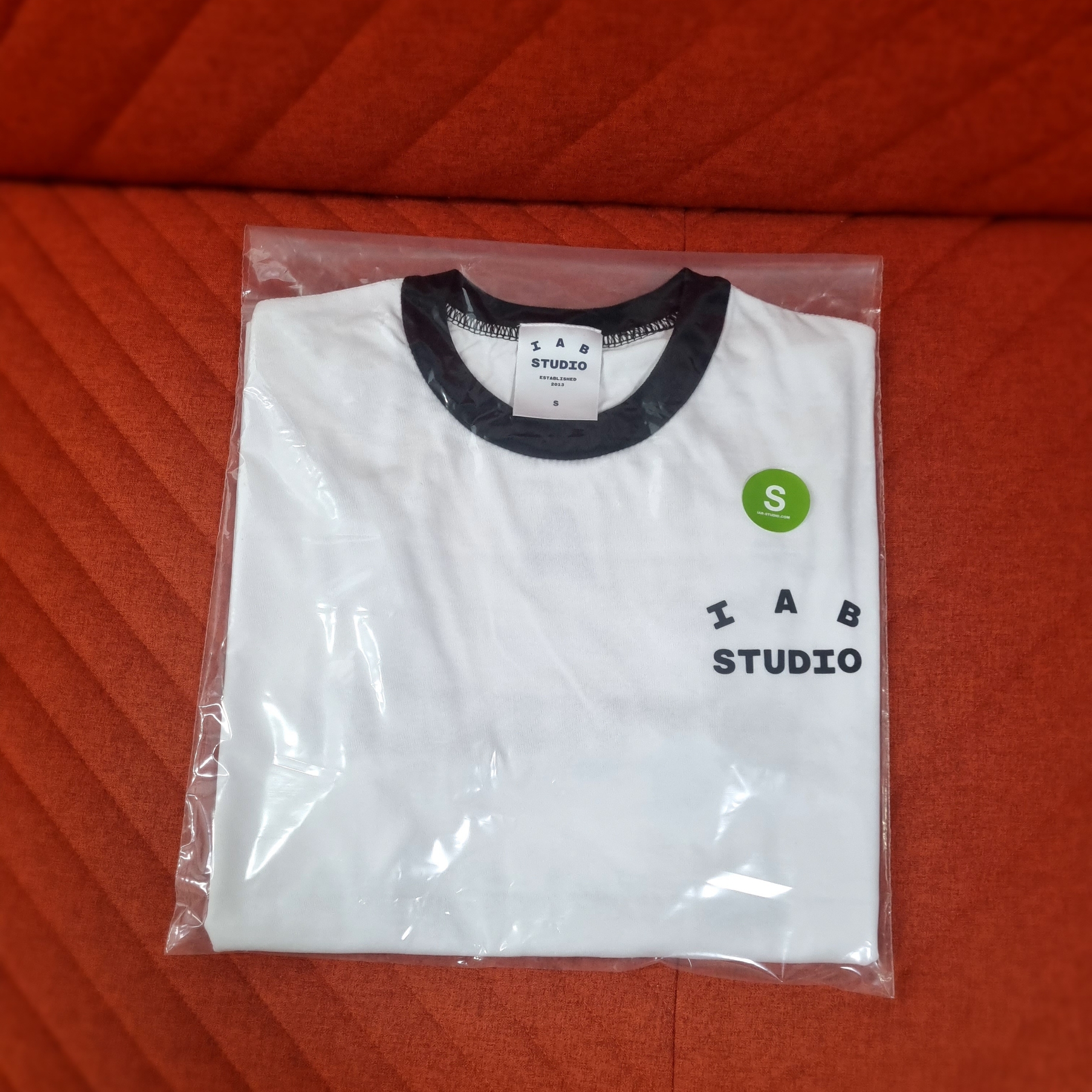 IAB Studio Established T-Shirt White Black 착용 스타일