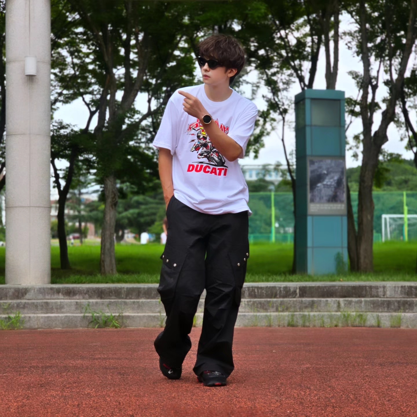 Supreme x Ducati Bike T-Shirt White - 24SS, Samsung Galaxy Watch6 44mm LTE Silver (Korean Ver.) 착용 스타일 - 7