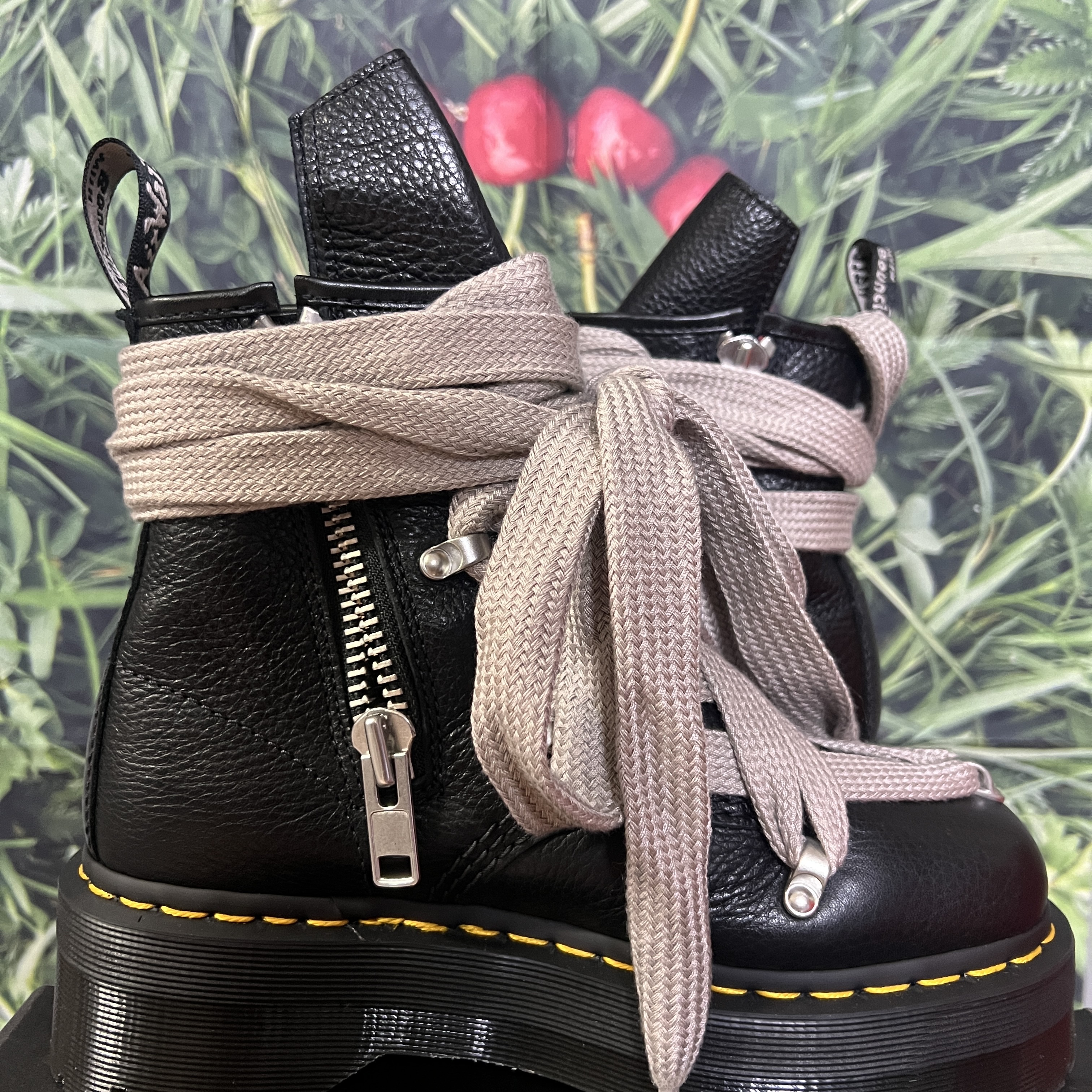 Dr. Martens x Rick Owens 1460 RO Quad 착용 스타일 - 2