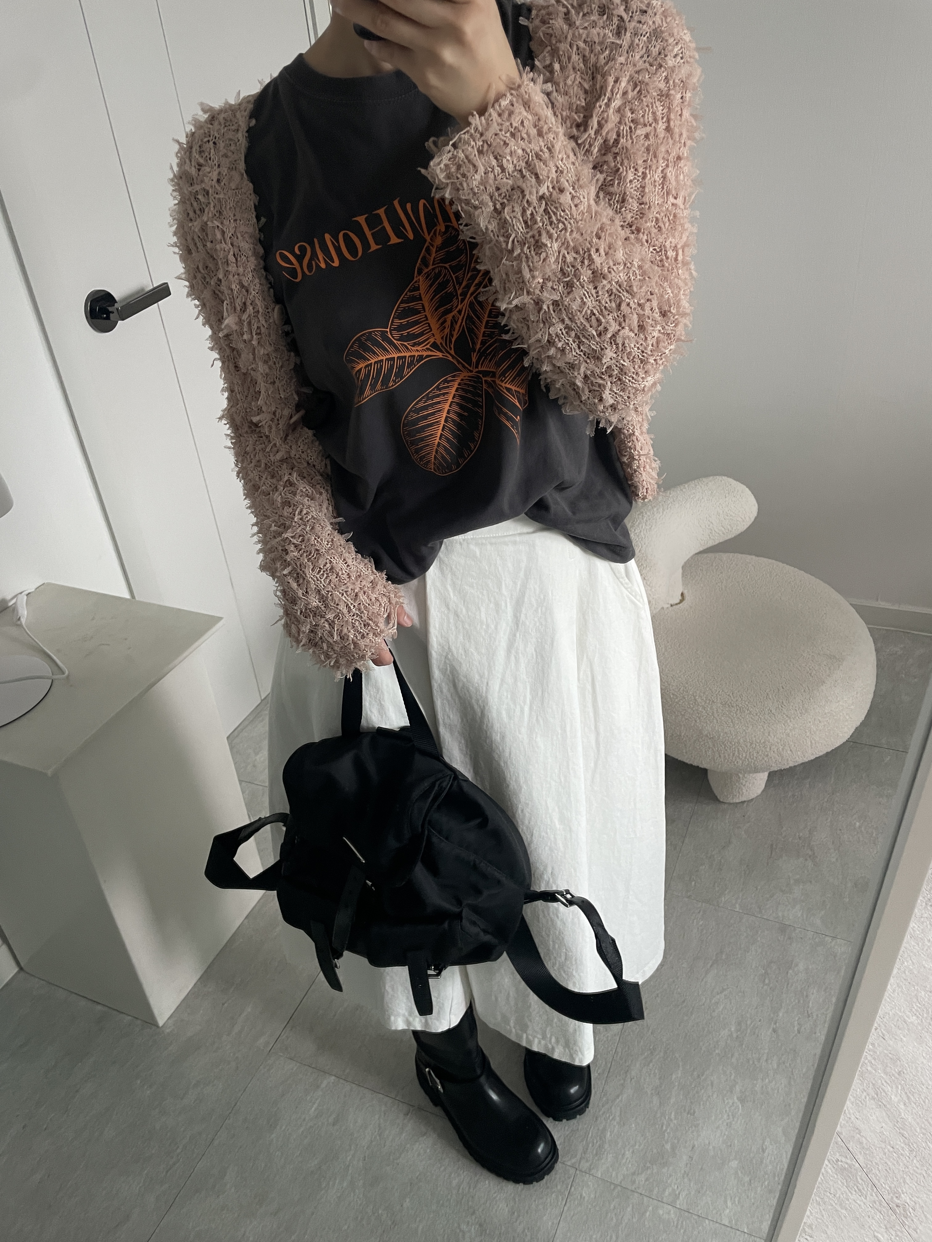Prada Re-Nylon Small Backpack Black 착용 스타일