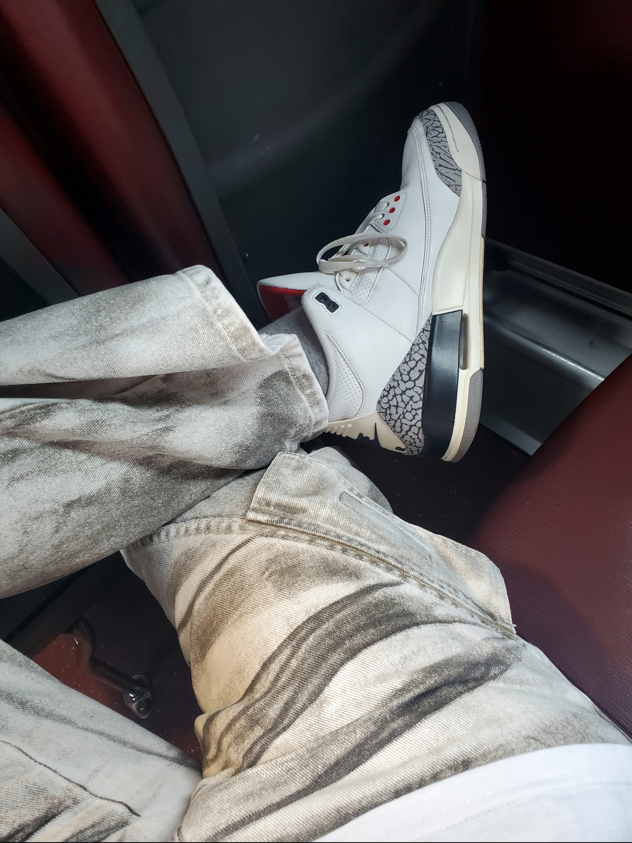 Jordan 3 Retro White Cement Reimagined, Stussy Dot Stamp T-Shirt White 착용 스타일