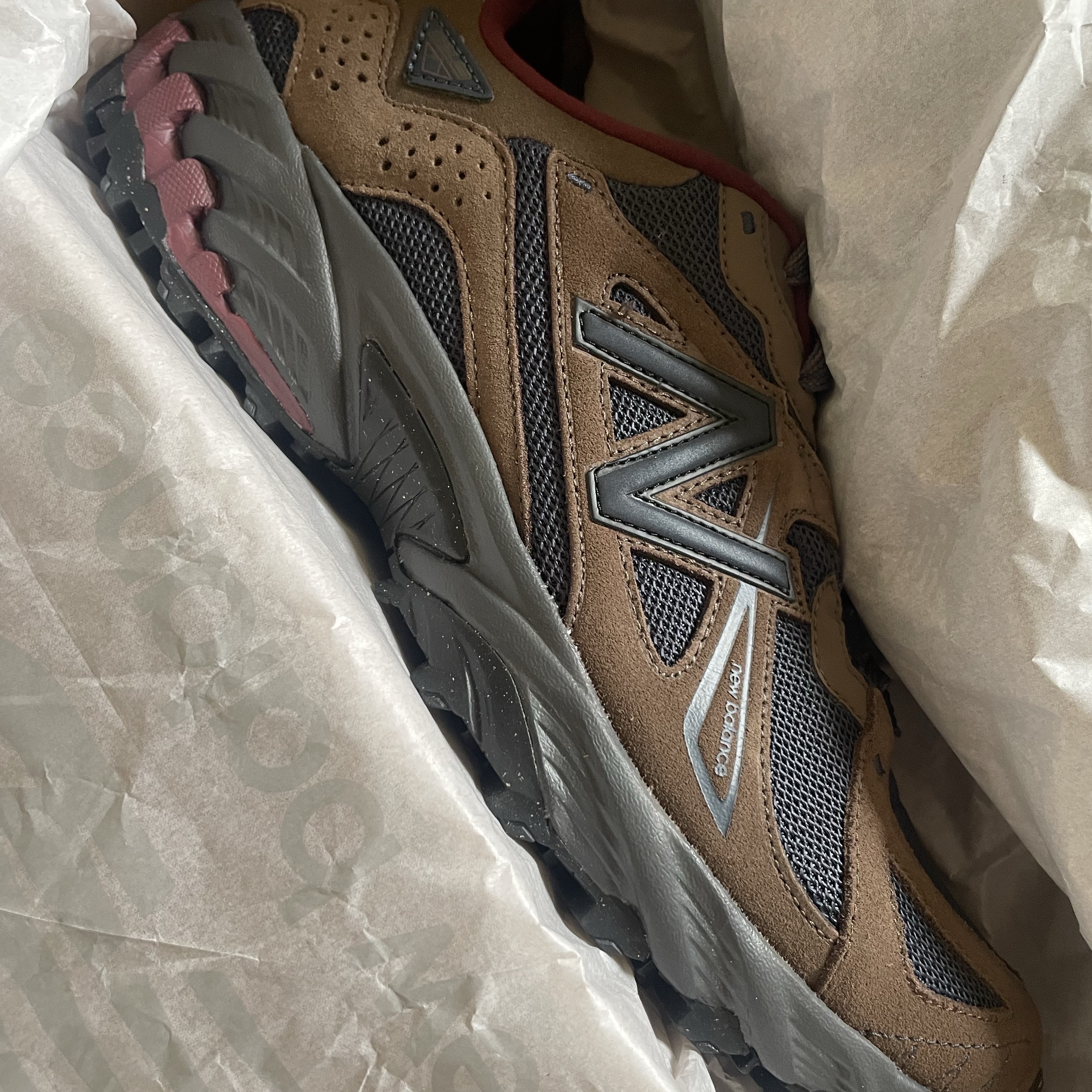 New Balance ML610T Dark Mushroom - D Standard 착용 스타일