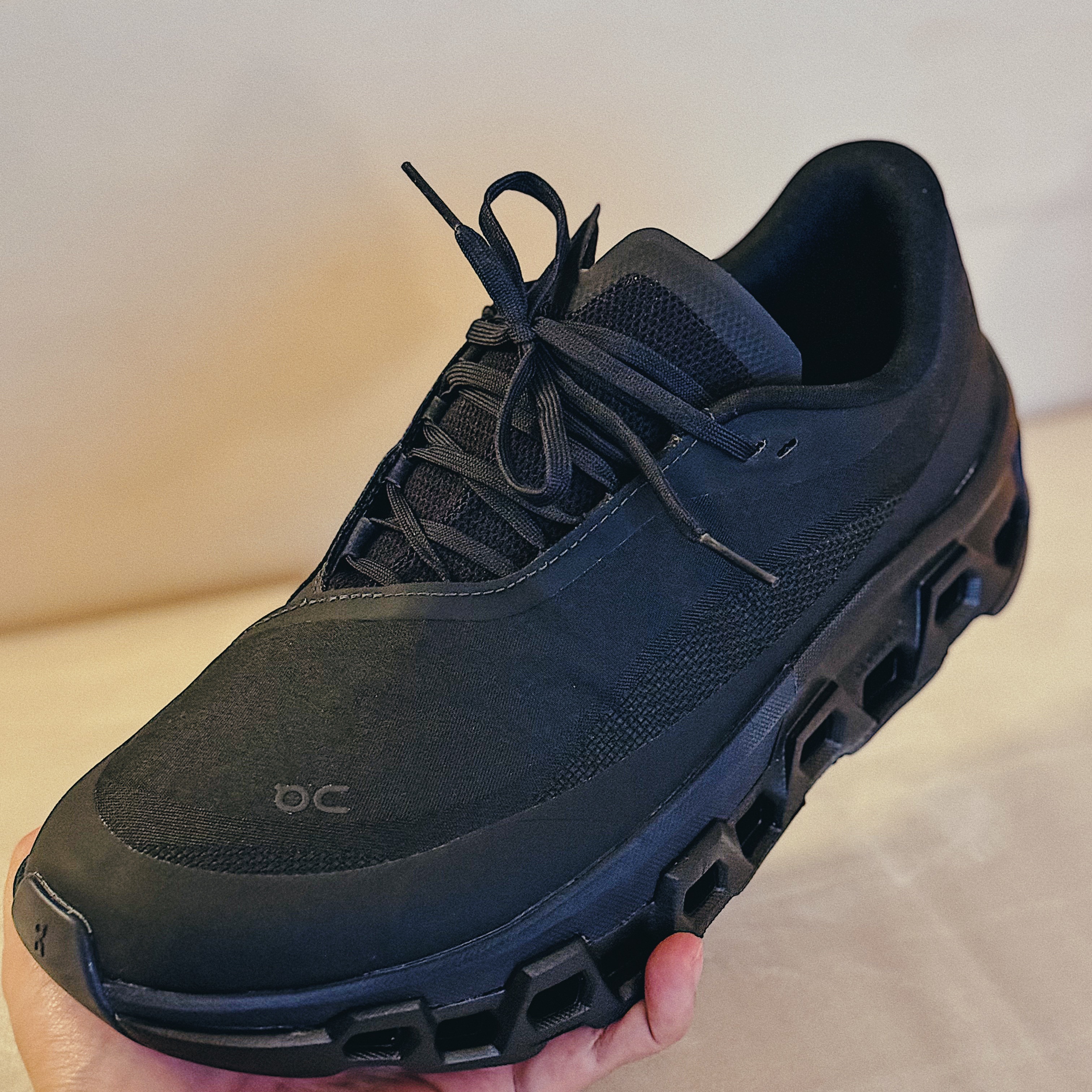 (W) On Running x Post Archive Faction (Paf) Cloudmonster 2 Black Magnet 착용 스타일