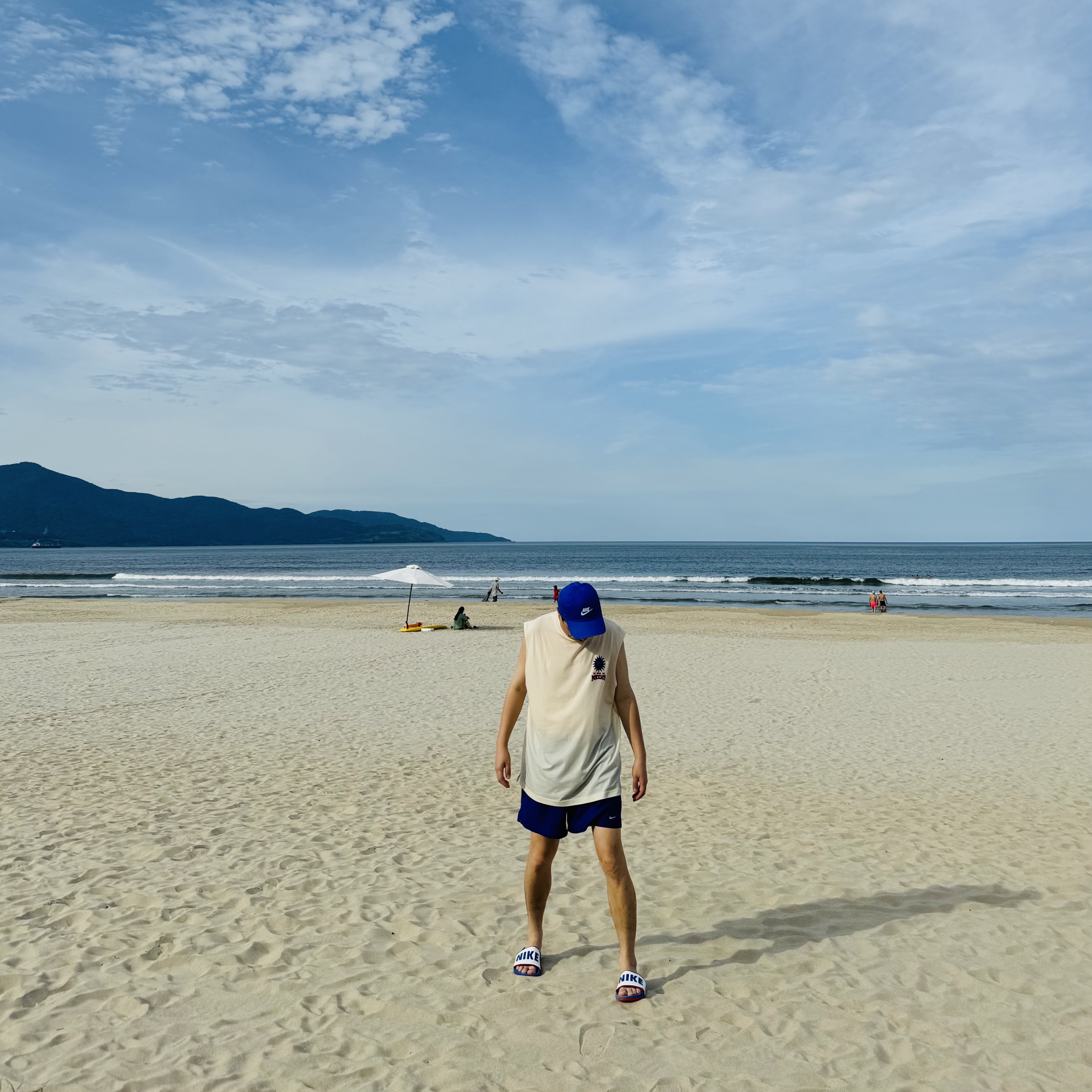 Nike Swim Essential 5 Inch Volley Shorts Game Royal, Nike Offcourt Slide White Game Royal 착용 스타일 - 1