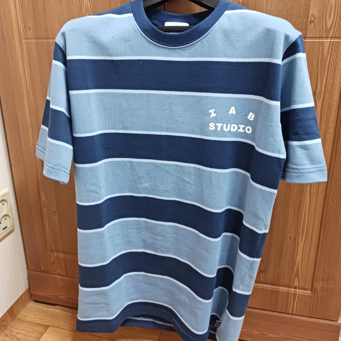 IAB Studio Striped T-Shirt Blue White, Stussy Dice Pigment Dyed T-Shirt Artichoke 2023 착용 스타일 - 2