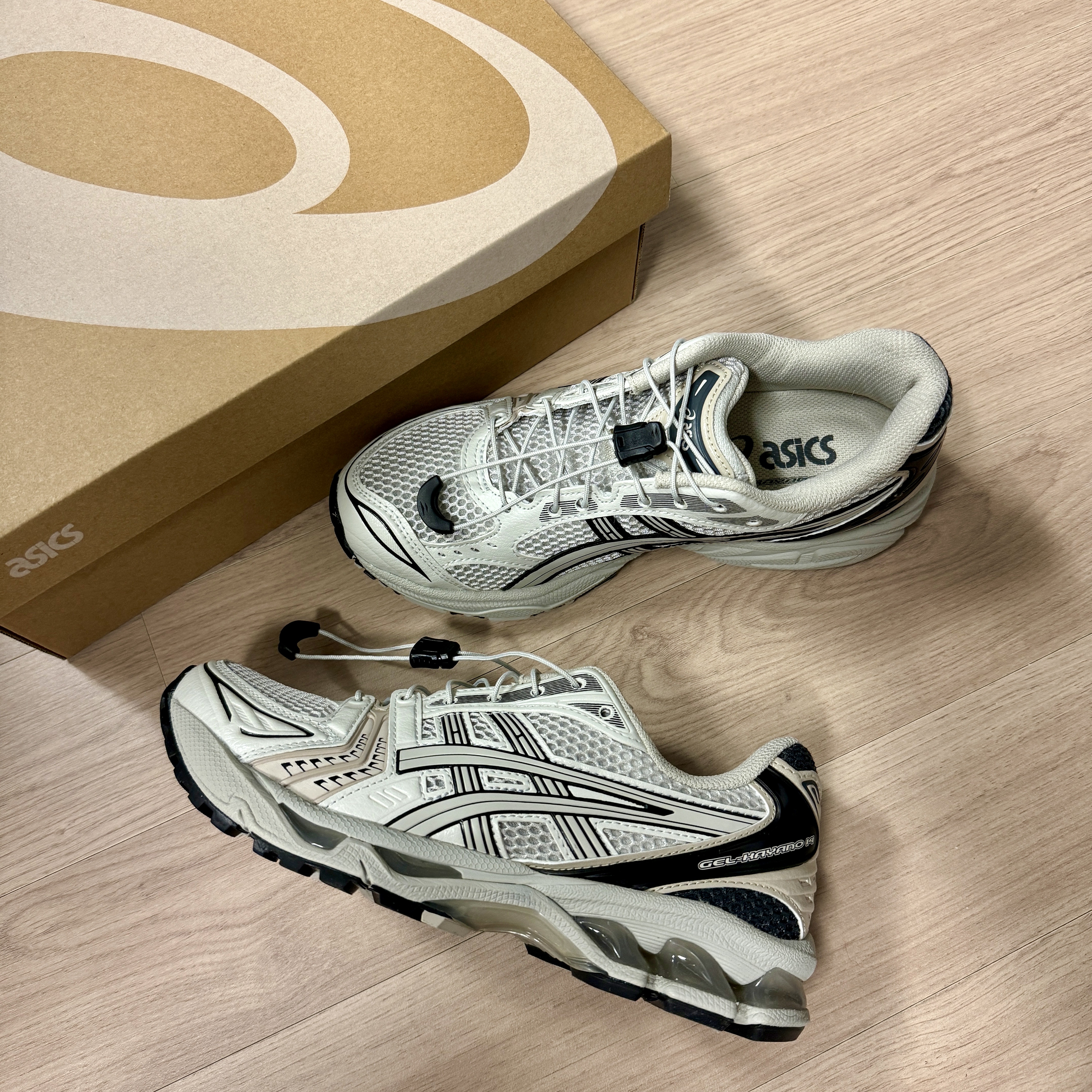 Asics Unlimited Gel-Kayano 14 Smoke Grey 착용 스타일