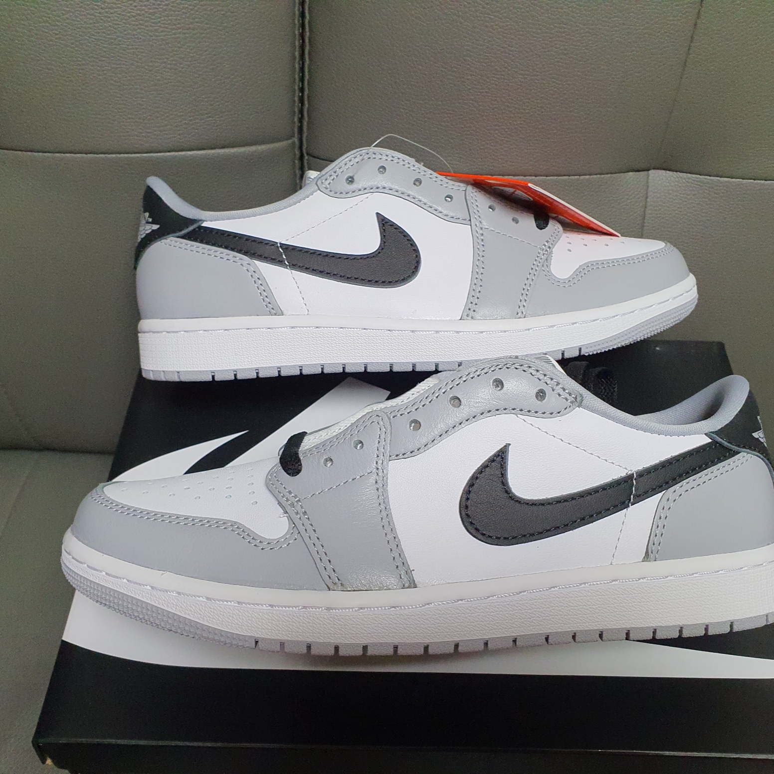 Jordan 1 Retro Low OG Wolf Grey and White 착용 스타일