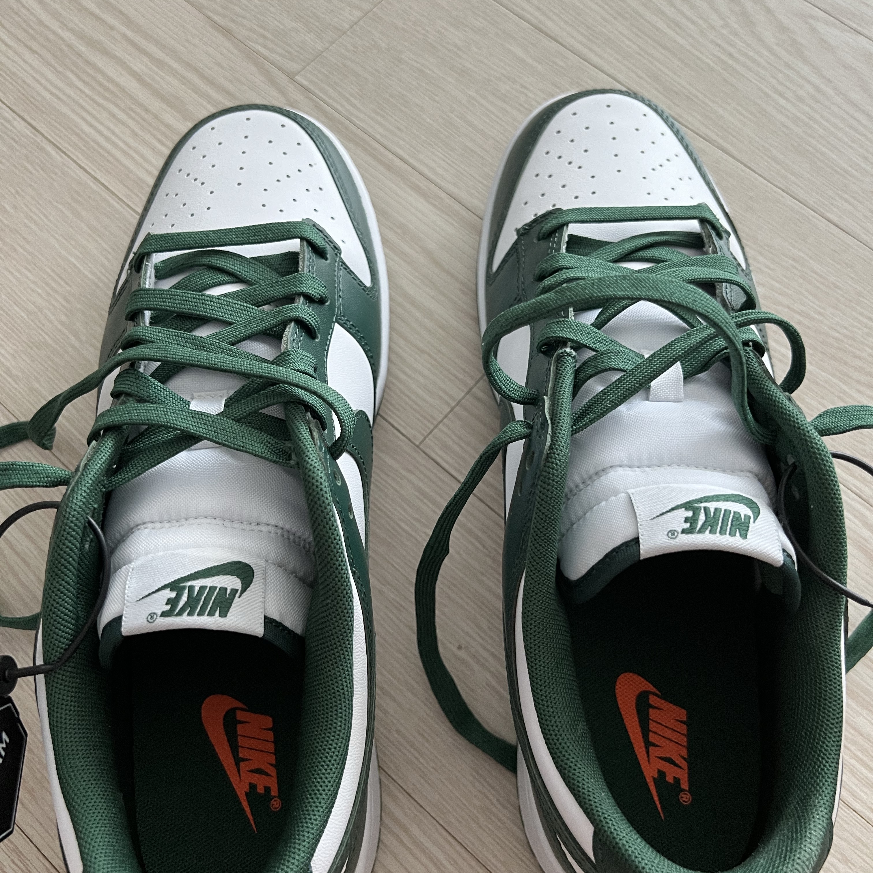 Nike Dunk Low Retro Varsity Green 착용 스타일 - 2