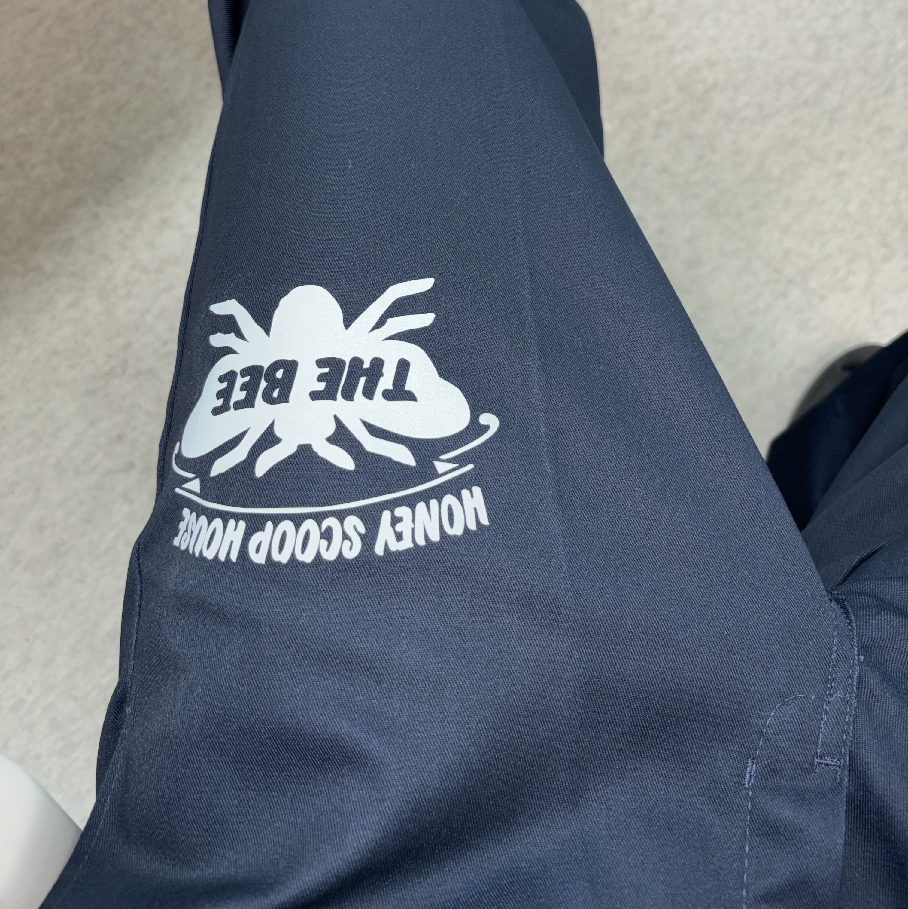 Honey Scoop House Honey Bee Chino Pant Navy 착용 스타일